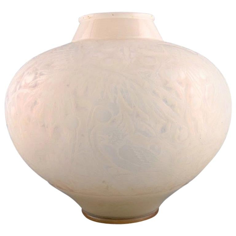 Early and Large René Lalique "Aras" Vase in Opaline Art Glass, Model 919