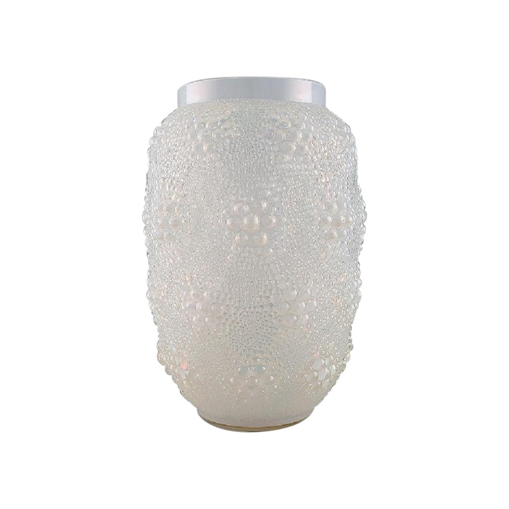 Early and Large René Lalique "Davos" Vase in Opalescent Art Glass