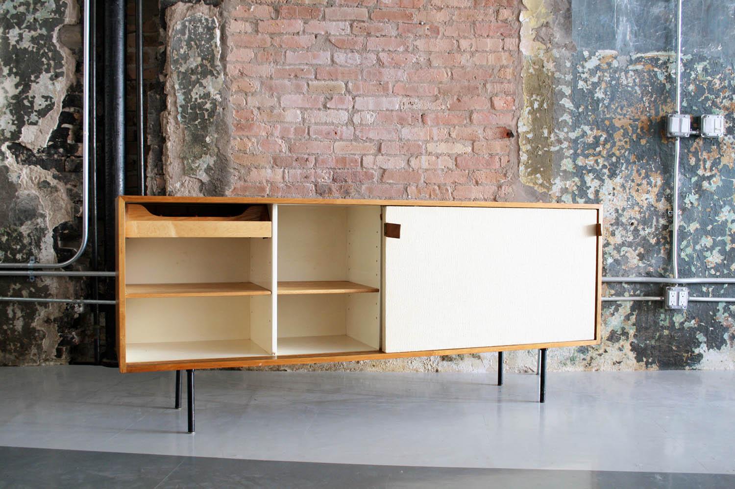 Mid-Century Modern Early and Original Credenza by Florence Knoll for Knoll