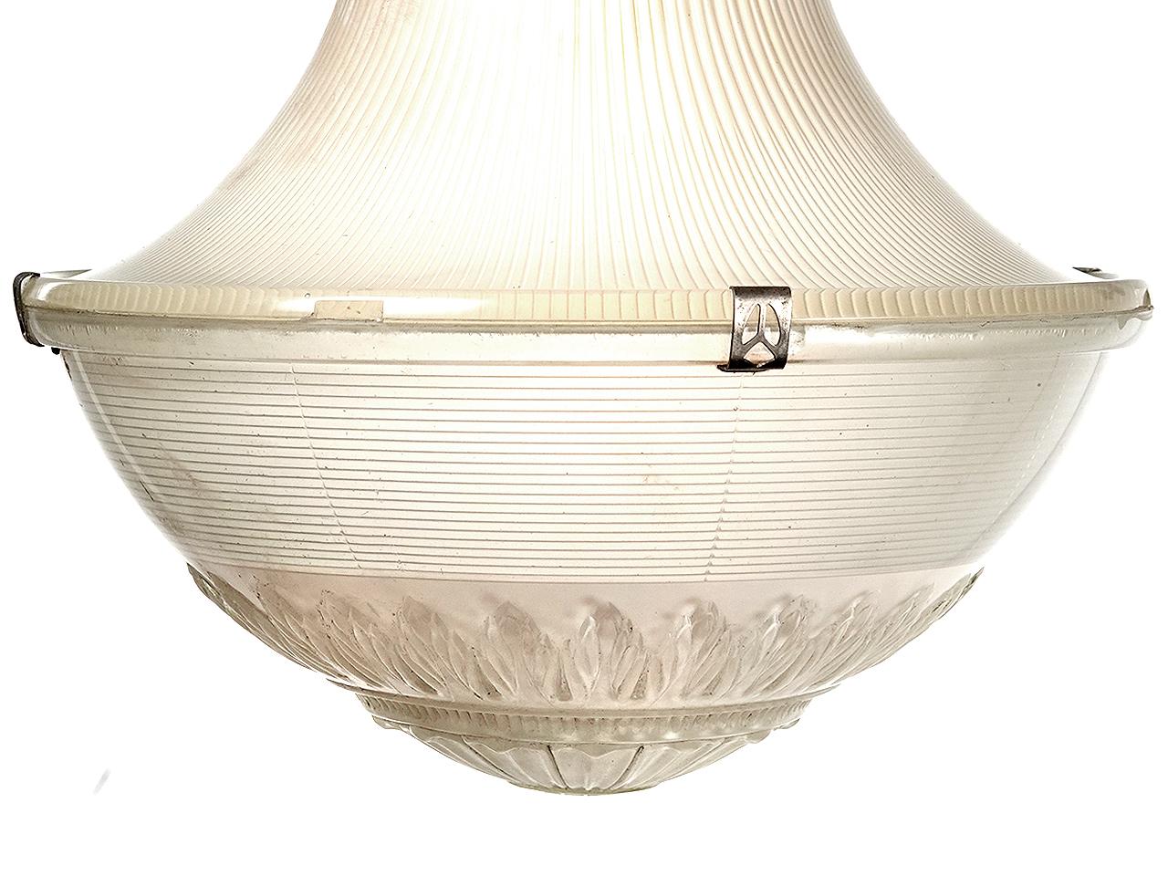 20ième siècle Lampe de banque de style Empire en holophane, ancienne et ornée en vente