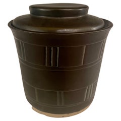 Frühes und seltenes Marshall Studios Deckelgefäß, signiert