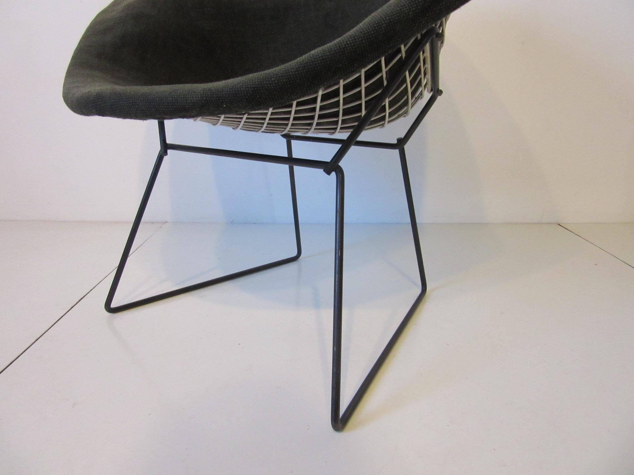 Mid-Century Modern Early and Rare 'Pre-Production' Harry Bertoia Small Diamond Chair for Knoll For Sale