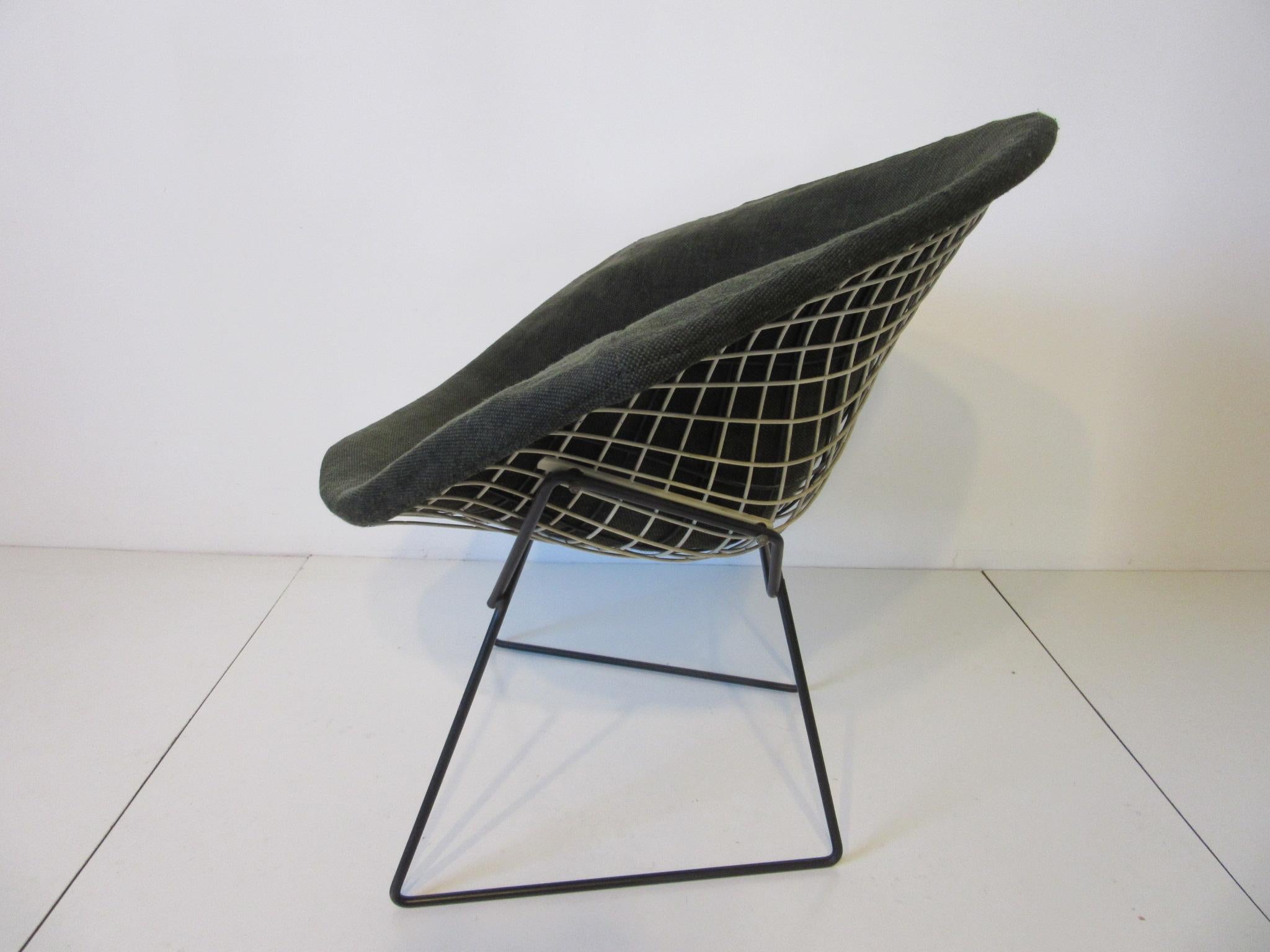 American Early and Rare 'Pre-Production' Harry Bertoia Small Diamond Chair for Knoll For Sale