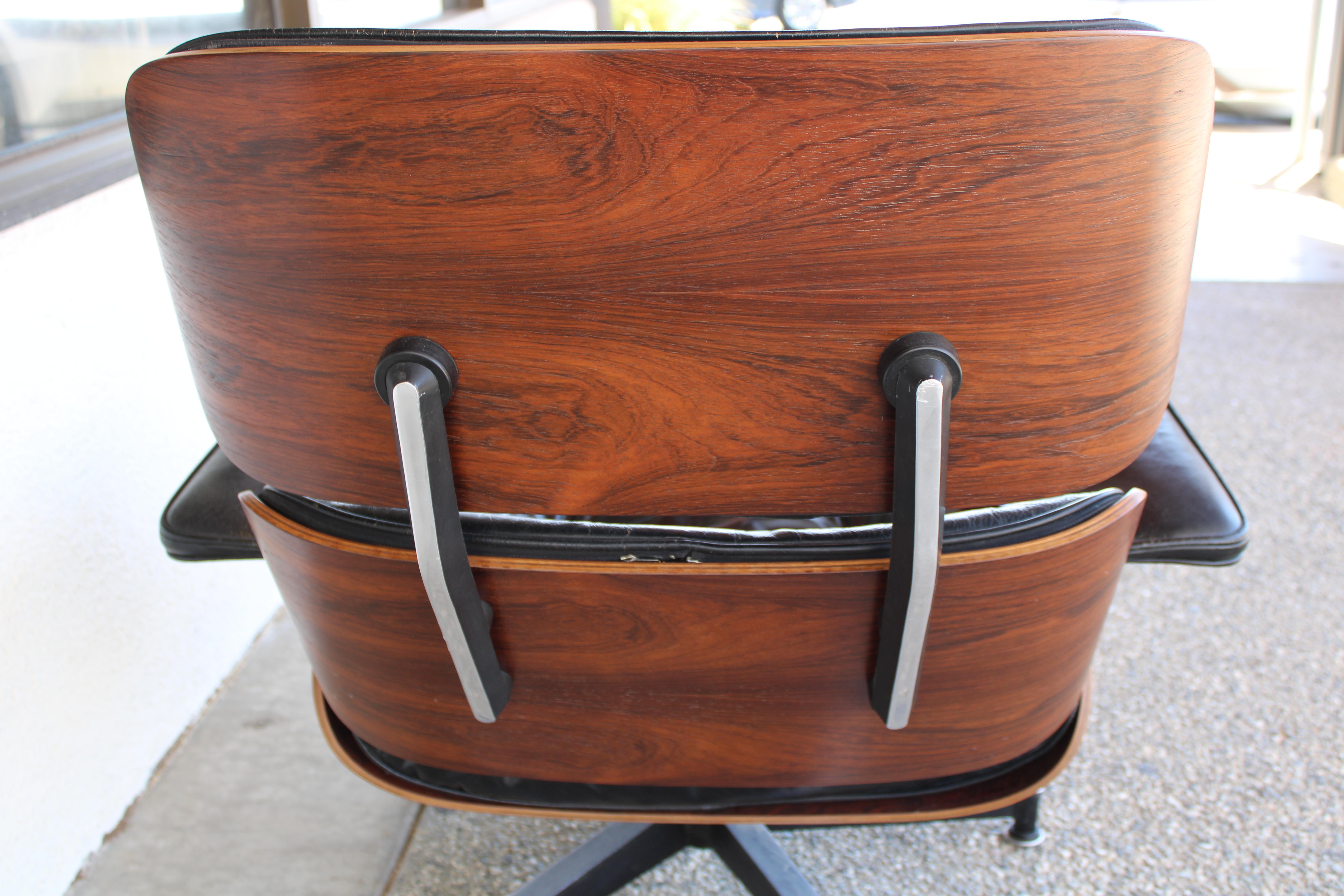 Salón y otomana Ray & Charles Eames, antiguos y raros en venta 6
