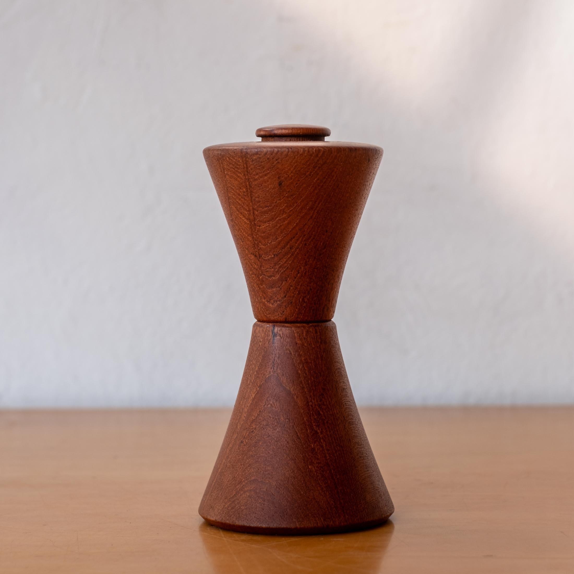 Early and Rare Teak Pepper Mill by Jens H. Quistgaard for Dansk 4