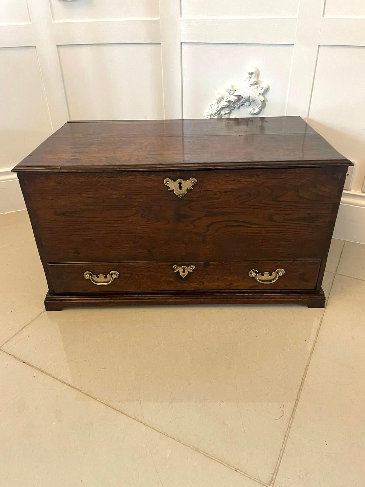 Early Antique 18th Century Small Welsh Oak Coffer In Good Condition In Suffolk, GB