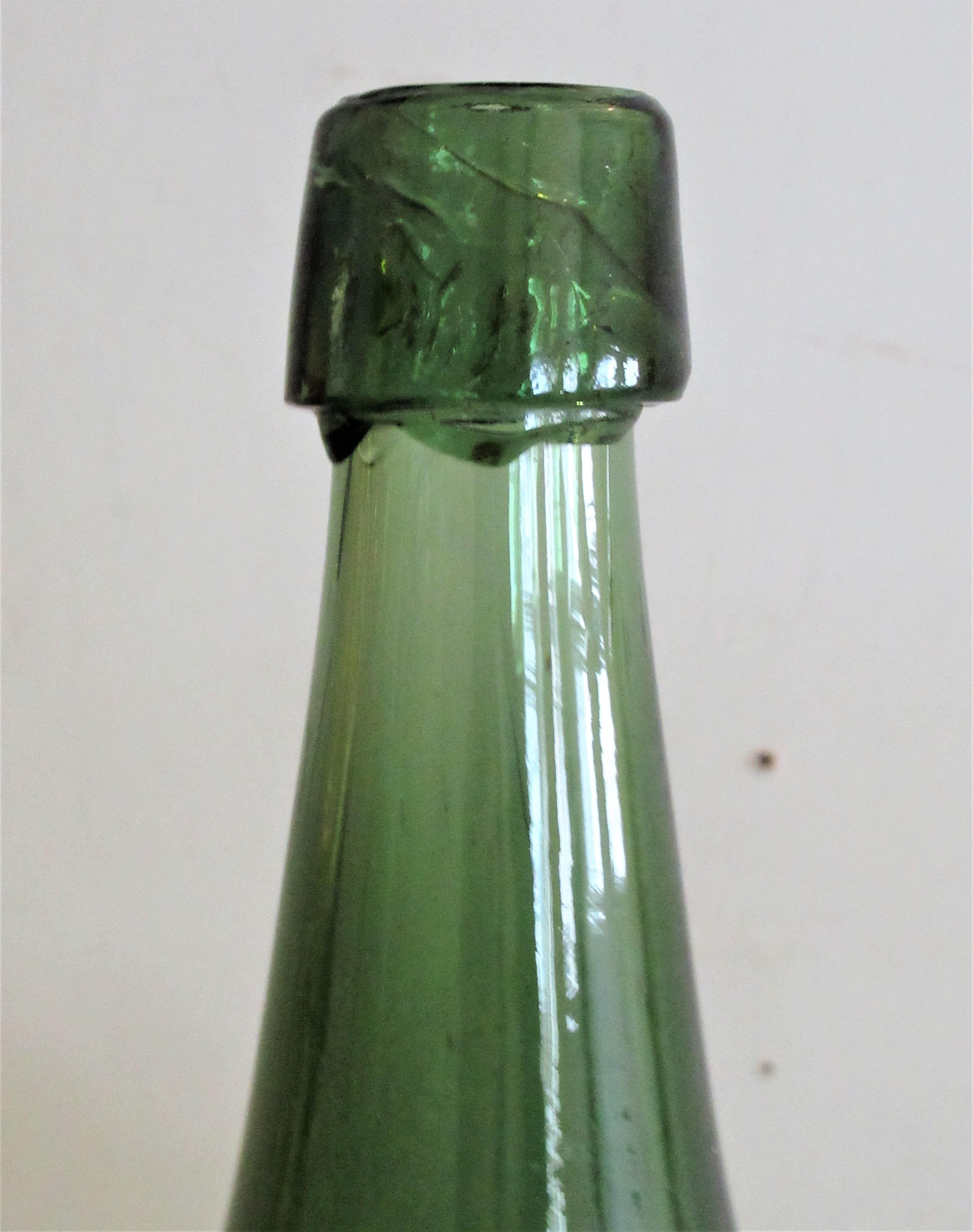 Early Antique American Blown Glass Green Demijohn Bottle In Good Condition In Rochester, NY