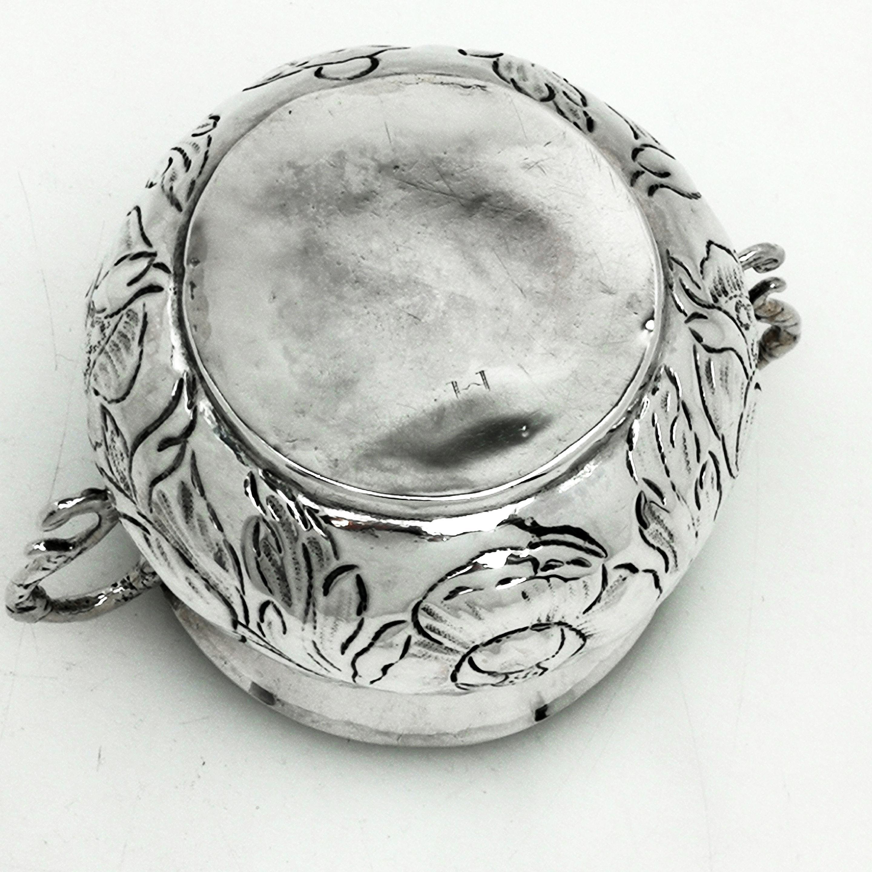 English Early Antique Charles II Sterling Silver Porringer / Two Handled Cup  c.1675 For Sale