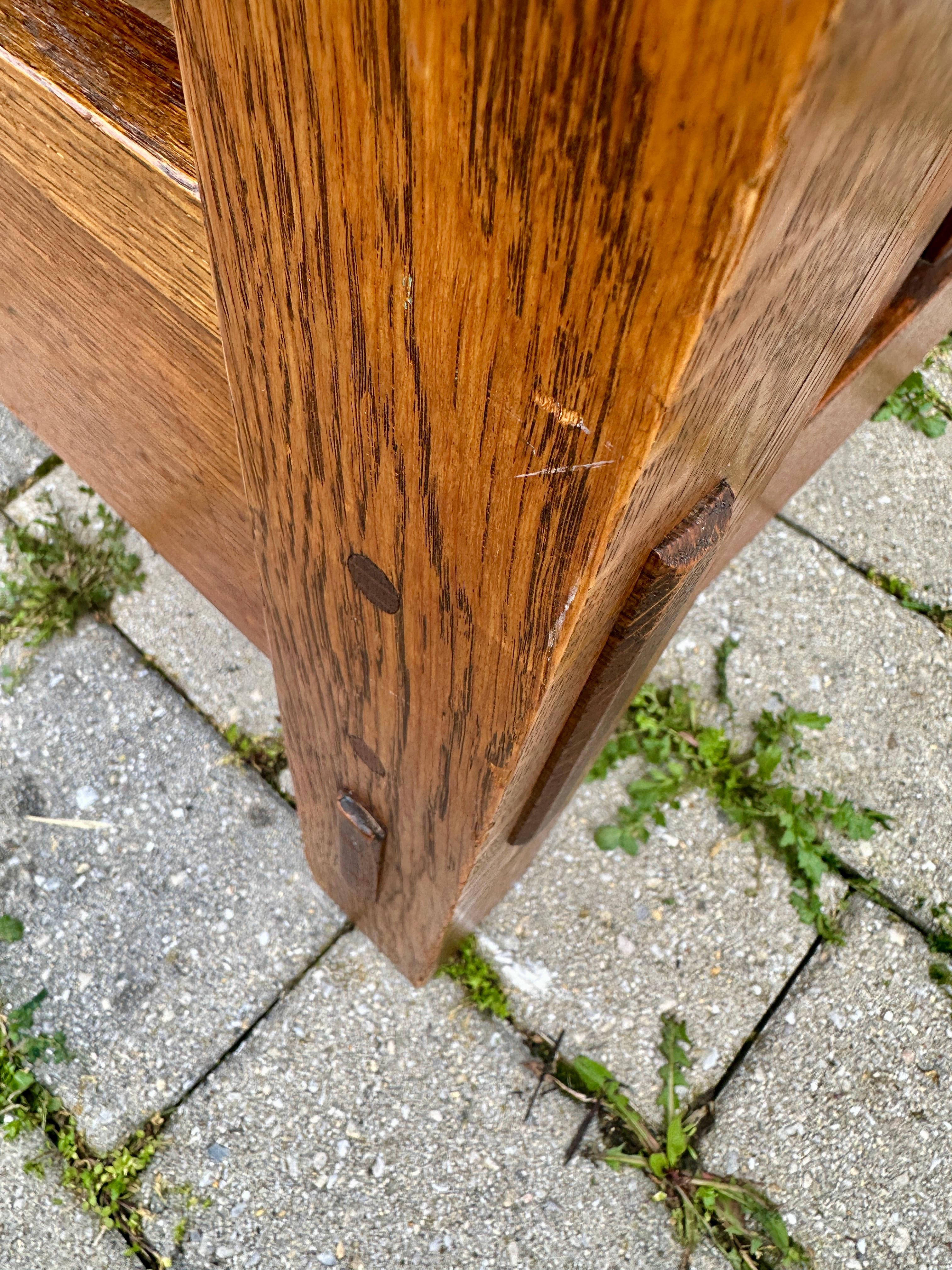 Frühe ANTIQUE GUSTAV STICKLEY    Modell 208 Settle - W7805 im Angebot 1