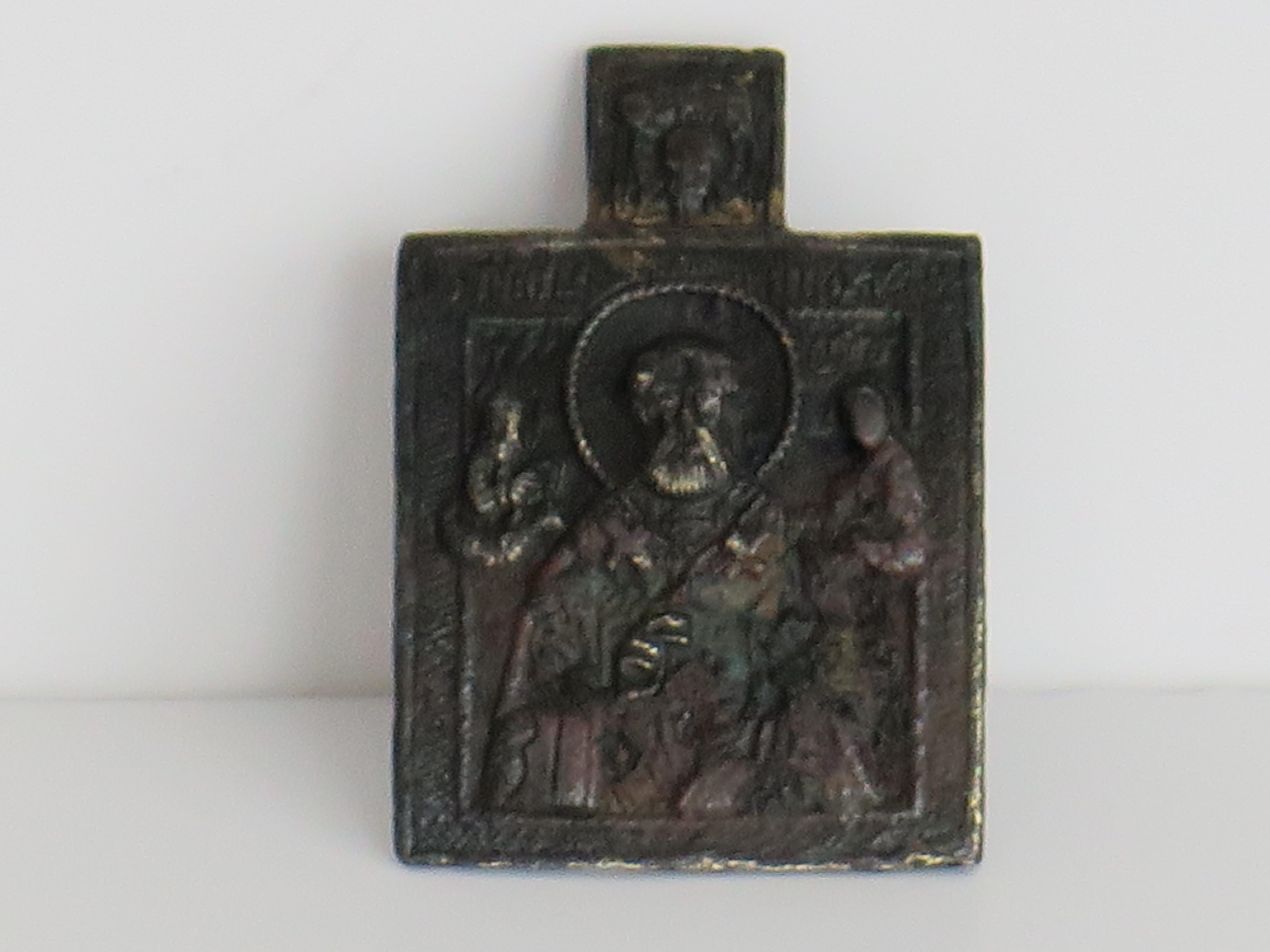 Frühe antike russische Reiseikone aus Bronze, 18. Jahrhundert oder früher (Handgefertigt) im Angebot