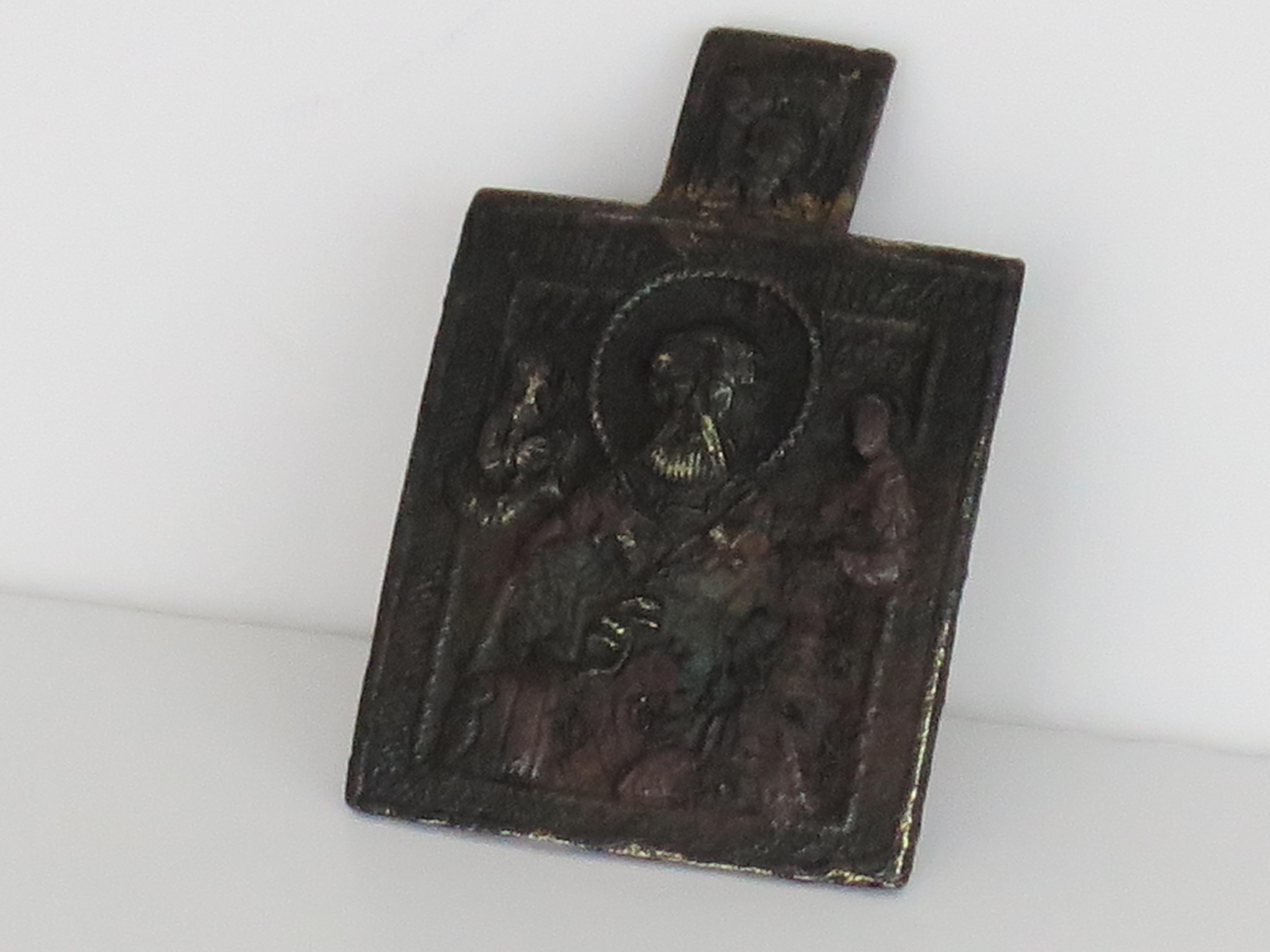 Bronze Early antique Russian Travelling Icon in bronze, 18th Century or earlier For Sale