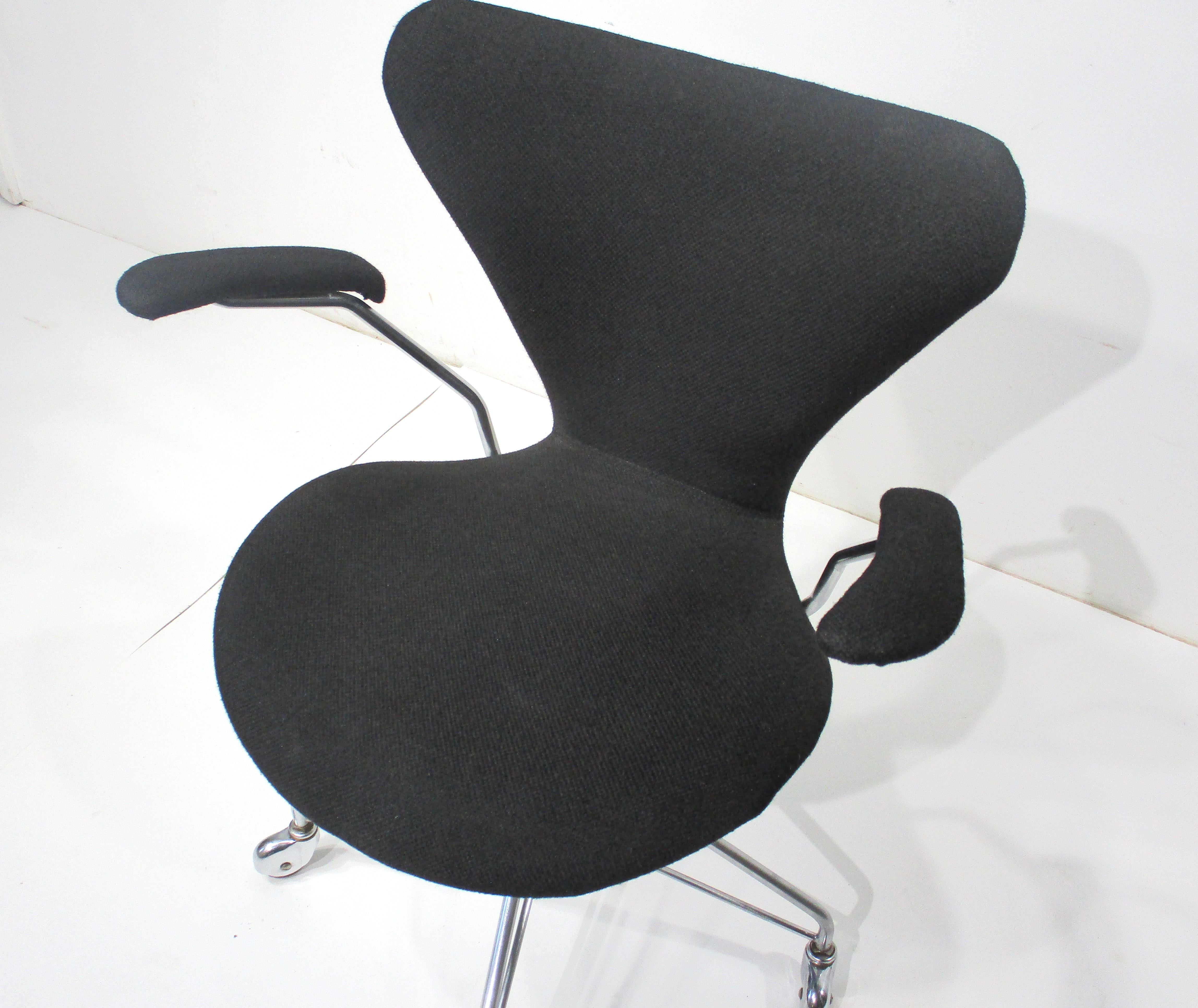 Early Arne Jacobsen 3117 Rolling Desk Chair for Fritz Hansen Denmark 3