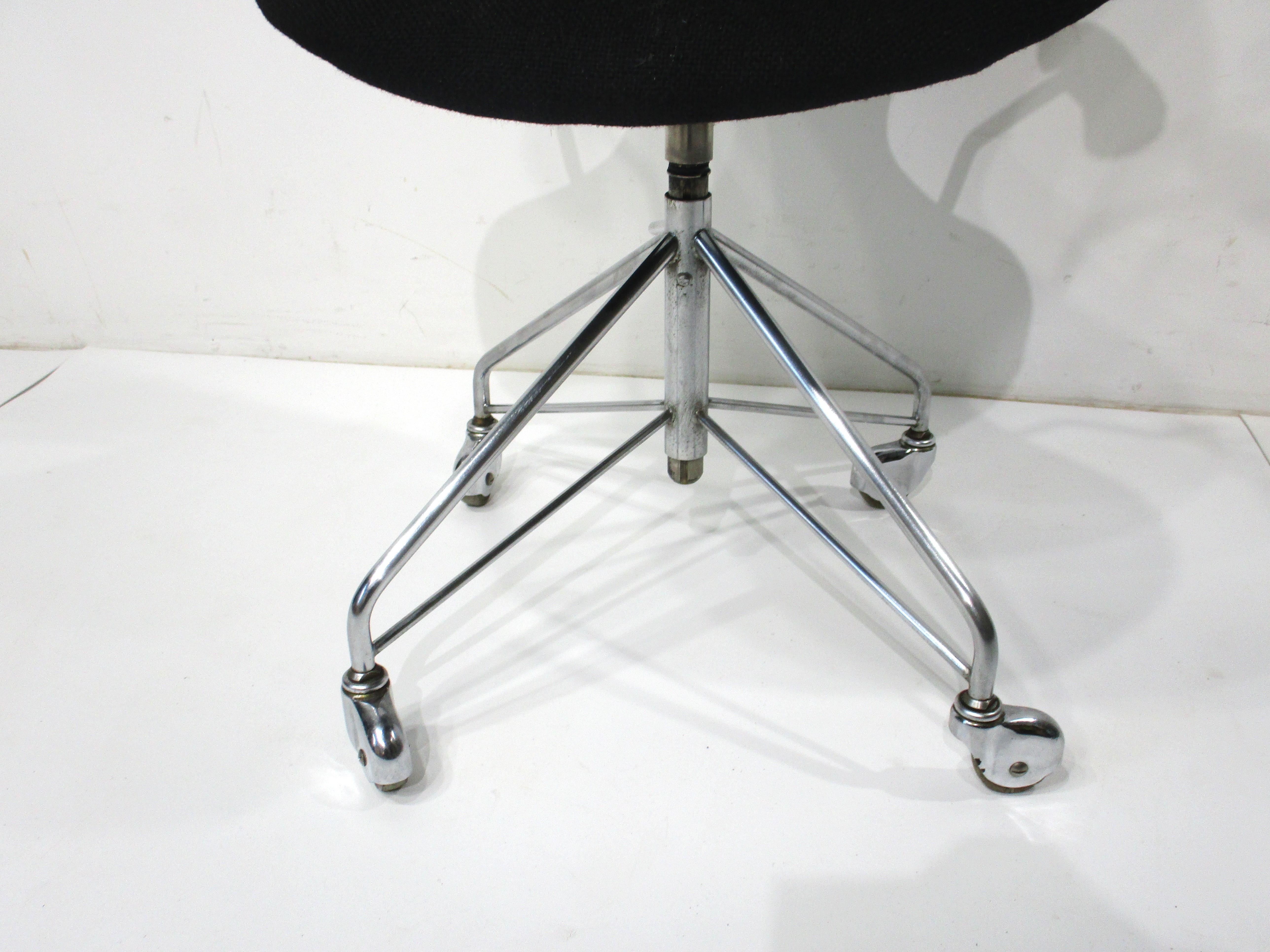Early Arne Jacobsen 3117 Rolling Desk Chair for Fritz Hansen Denmark 5