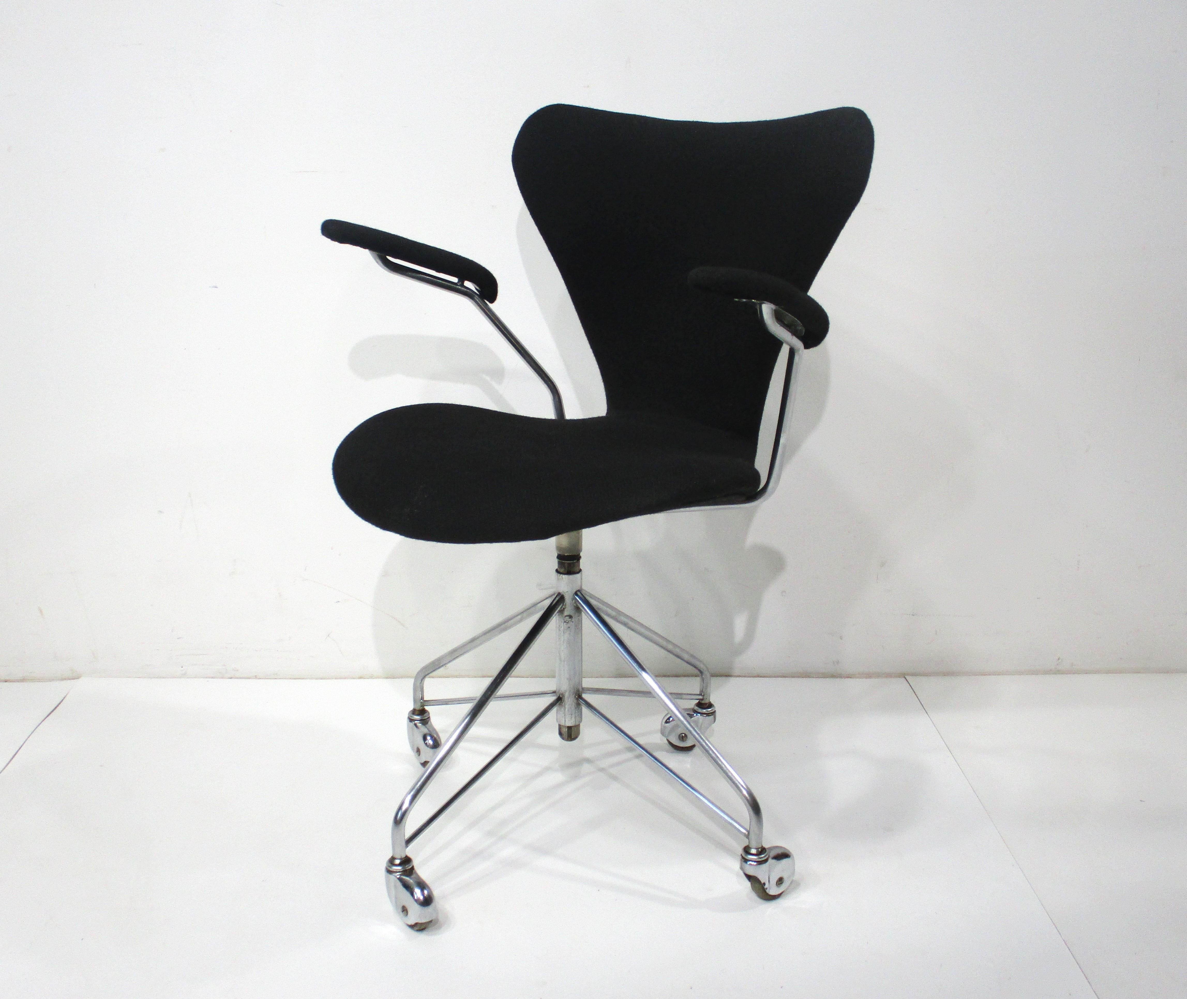 Metal Early Arne Jacobsen 3117 Rolling Desk Chair for Fritz Hansen Denmark