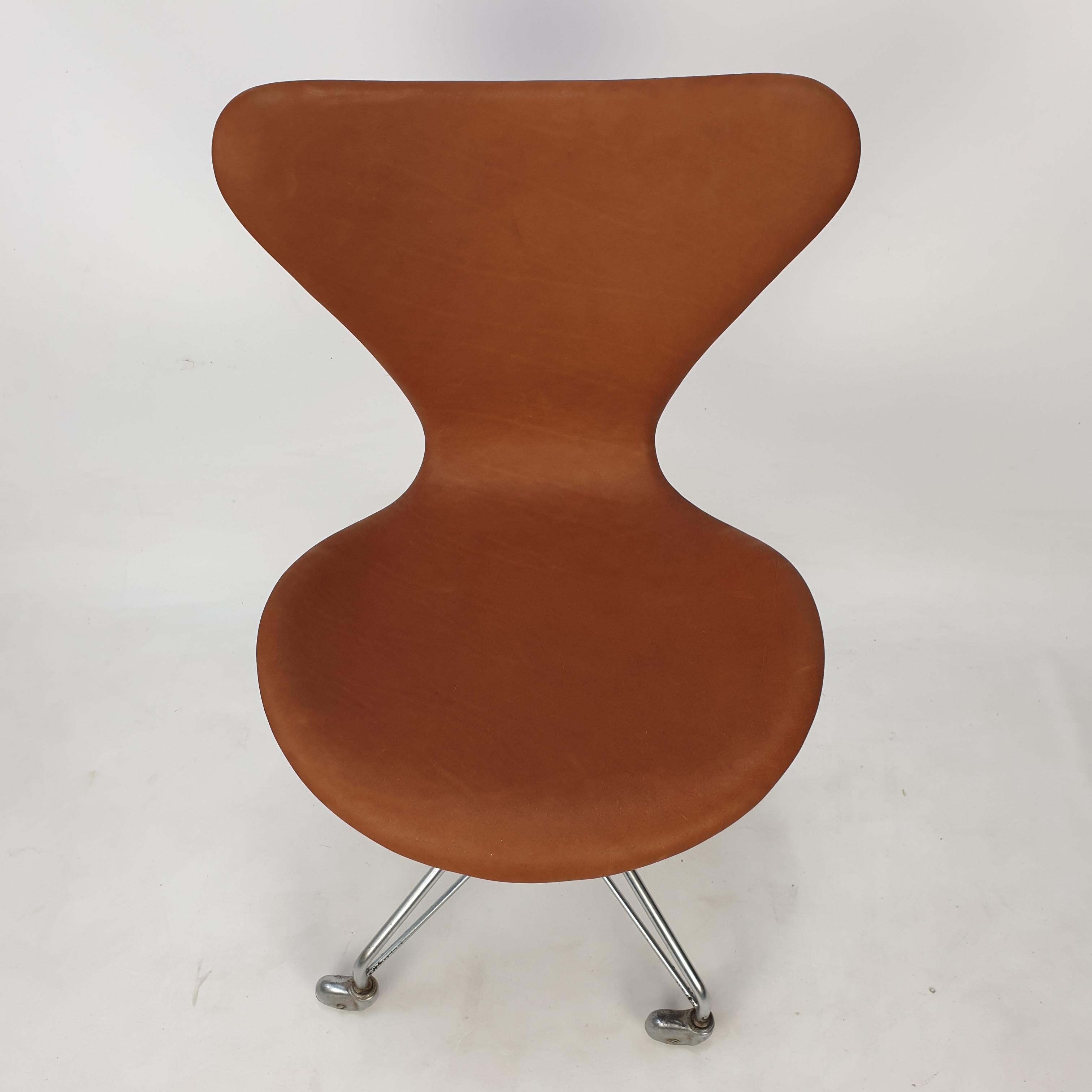 Metal Early Arne Jacobsen 3117 Swivel Desk Chair by Fritz Hansen, 1960's