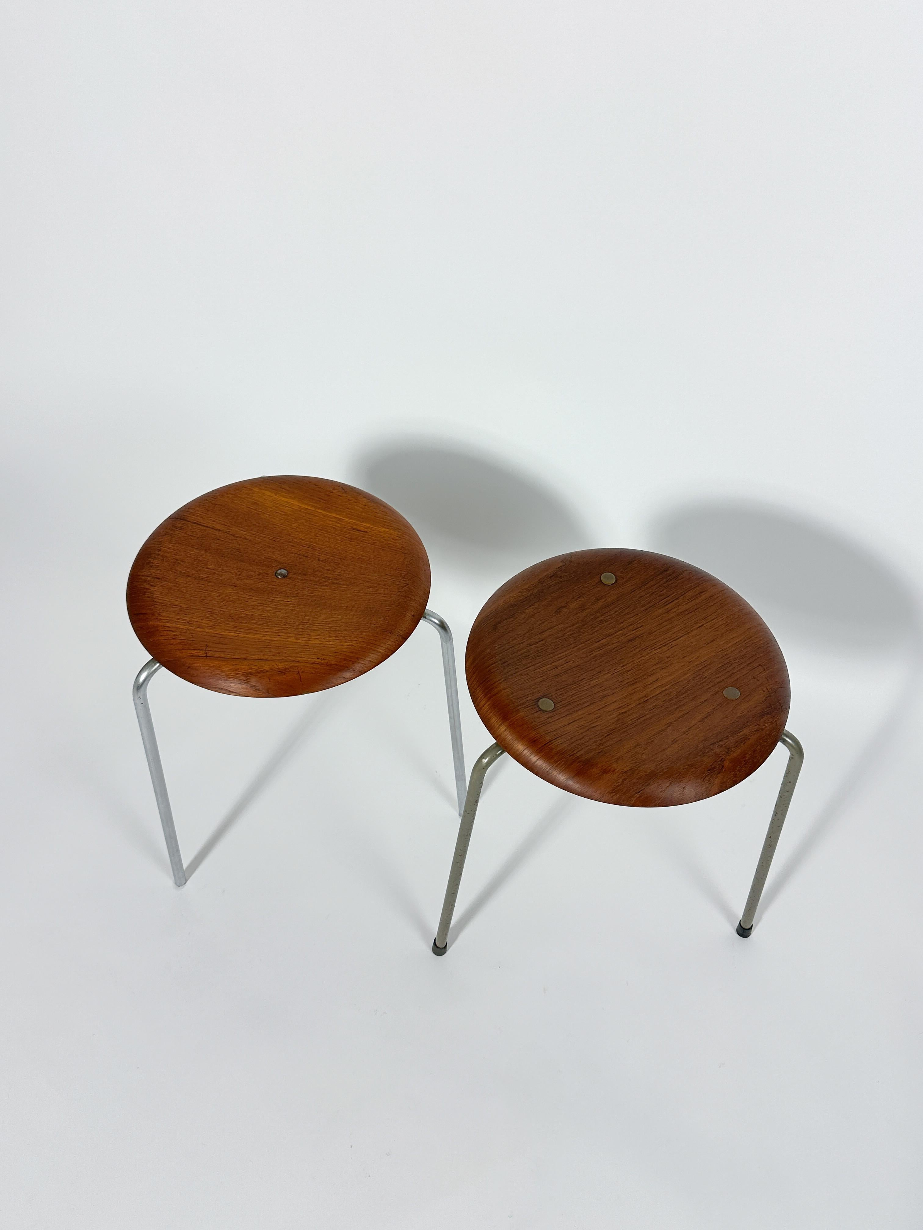 Metà XX secolo Sgabello Dot Arne Jacobsen in teak Fritz Hansen Danimarca danese 1950s in vendita