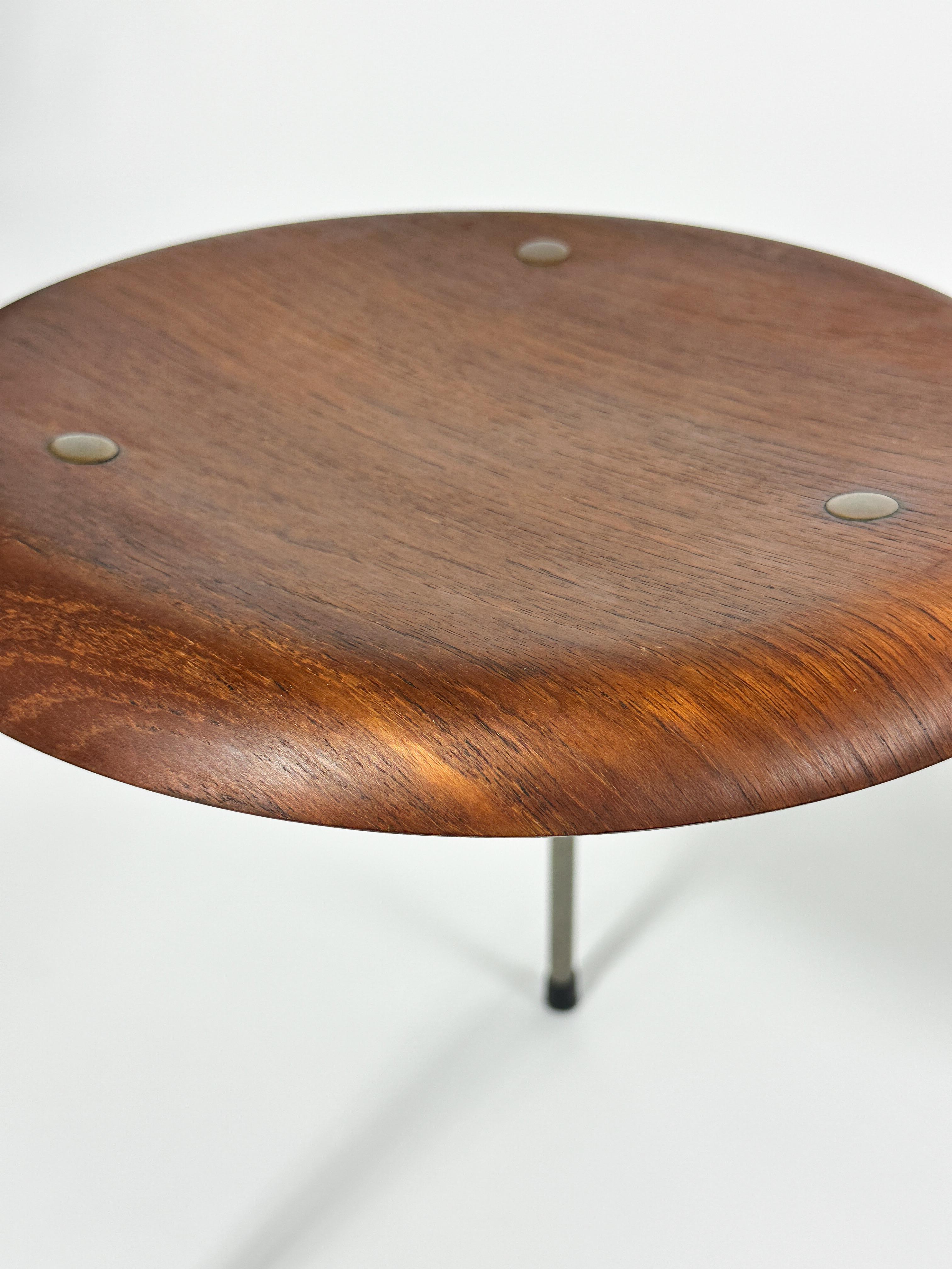 Acciaio Sgabello Dot Arne Jacobsen in teak Fritz Hansen Danimarca danese 1950s in vendita