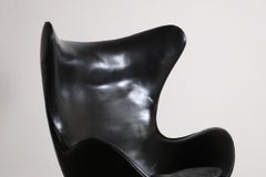 Früher Arne Jacobsen "Egg" Stuhl mit Ottomane für Fritz Hansen, Dänemark 1963