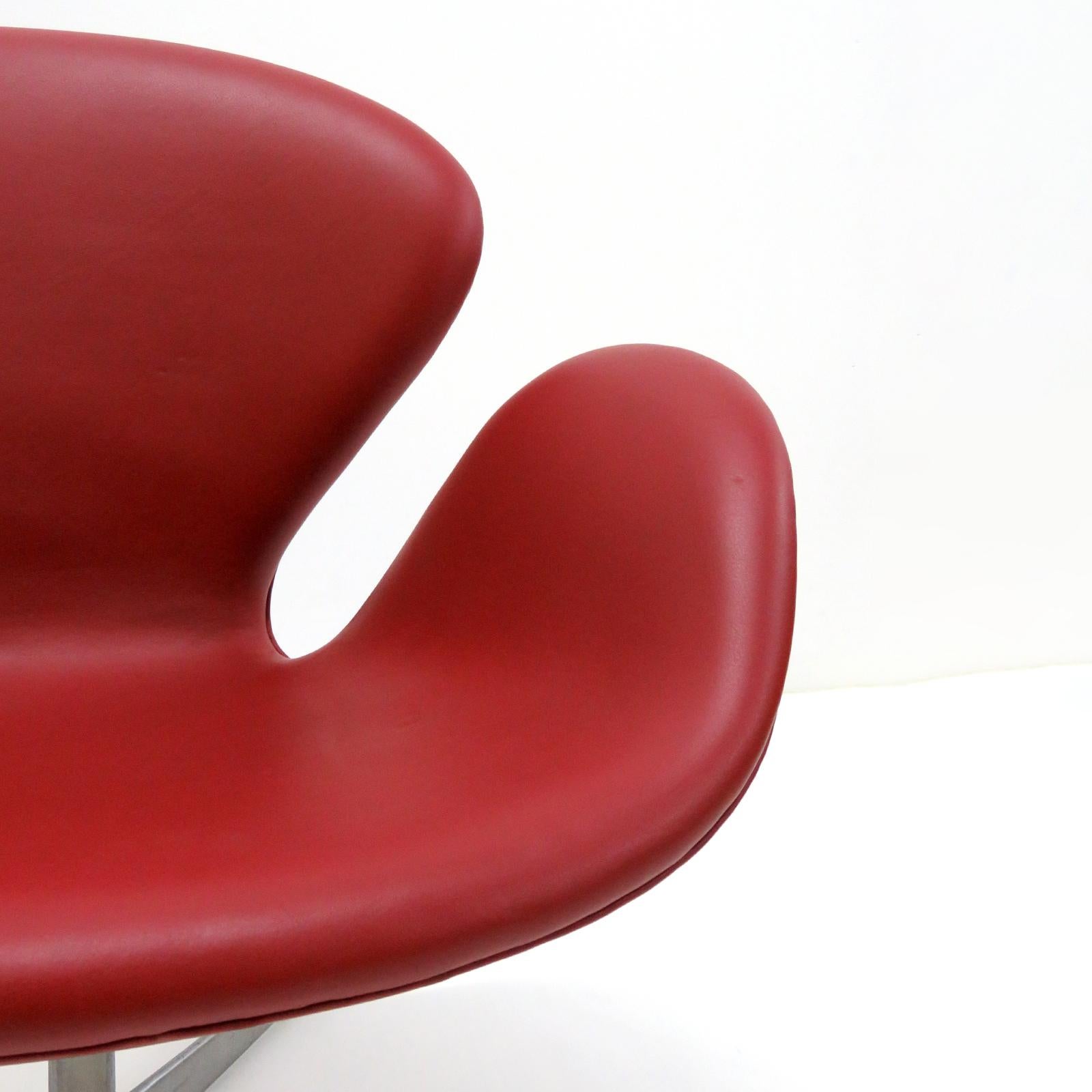 Aluminum Early Arne Jacobsen 'Swan Chair' by Fritz Hansen