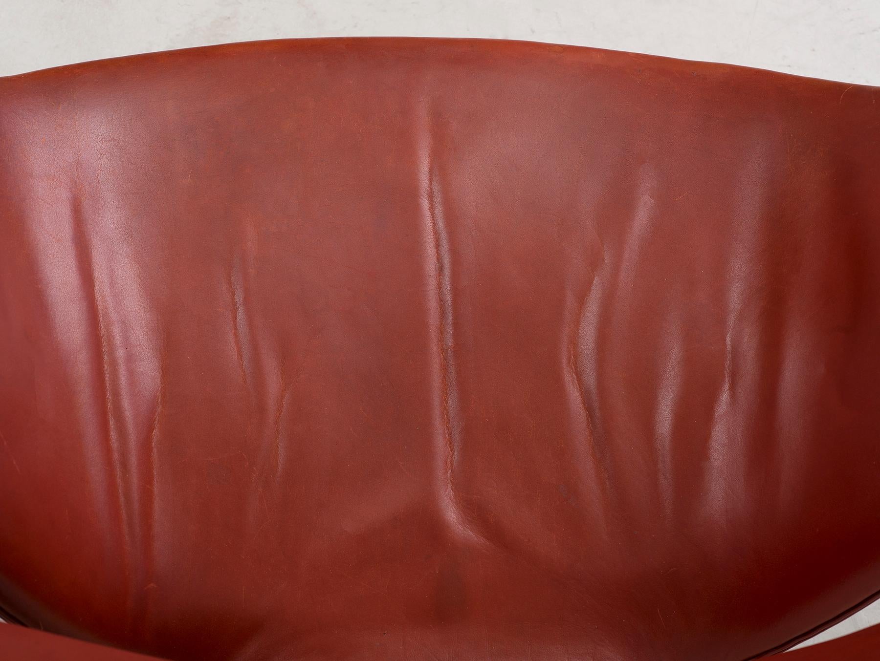 La prima sedia a cigno di Arne Jacobsen in pelle originale 1
