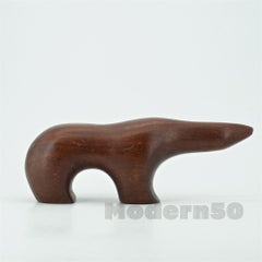 Scultura di orso in teak Arne Tjomsland Arte scandinava Cabinmodern Chalet MCM
