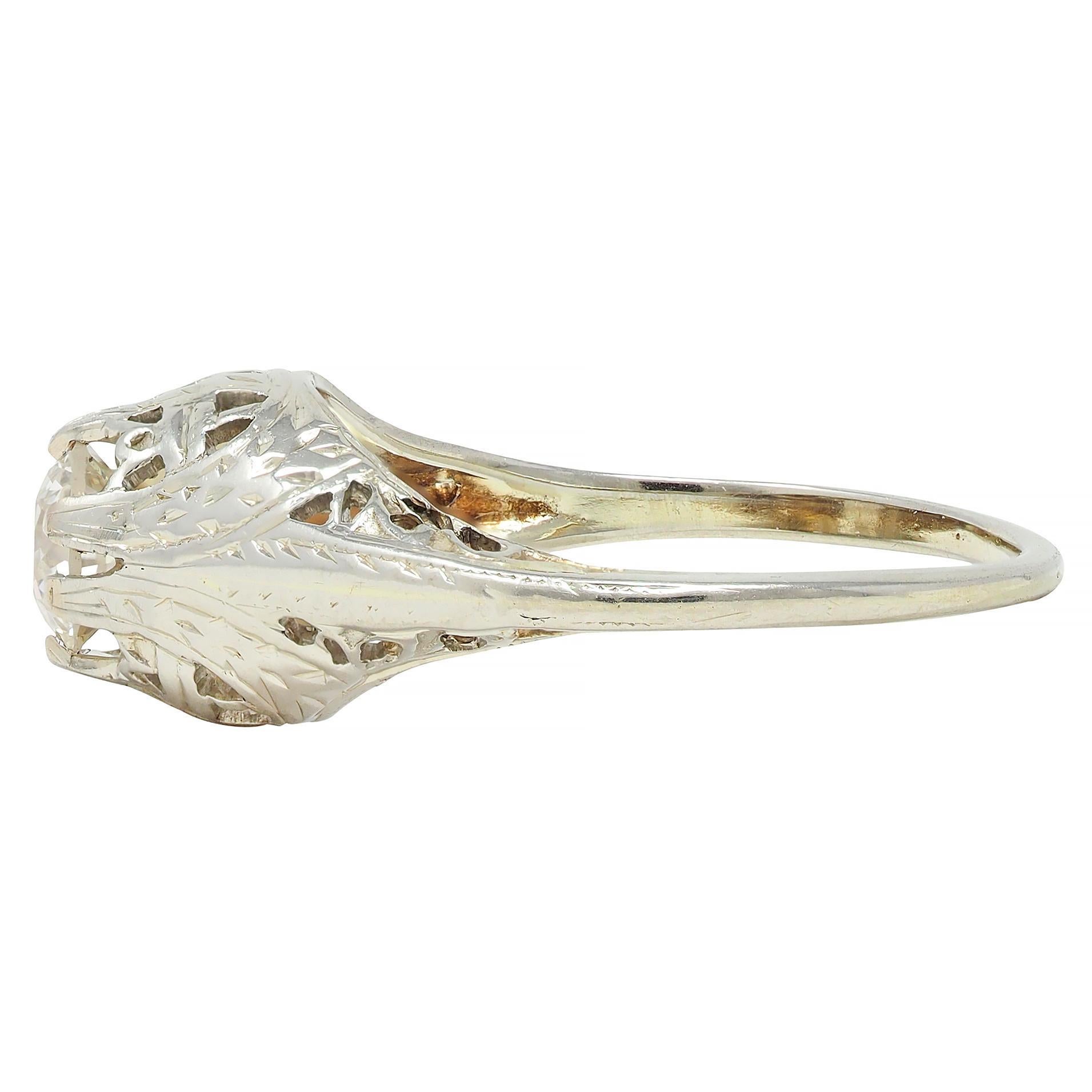 Bague de fiançailles Foliate ancienne Art déco en or blanc 18 carats avec diamants 0,52 carat poids total en vente 1