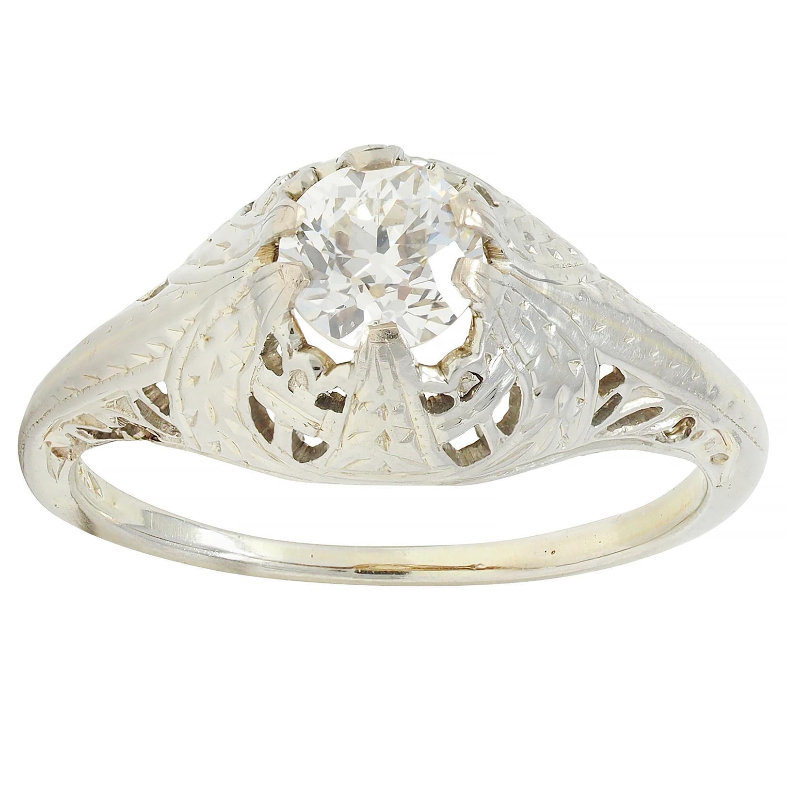 Bague de fiançailles Foliate ancienne Art déco en or blanc 18 carats avec diamants 0,52 carat poids total en vente 4