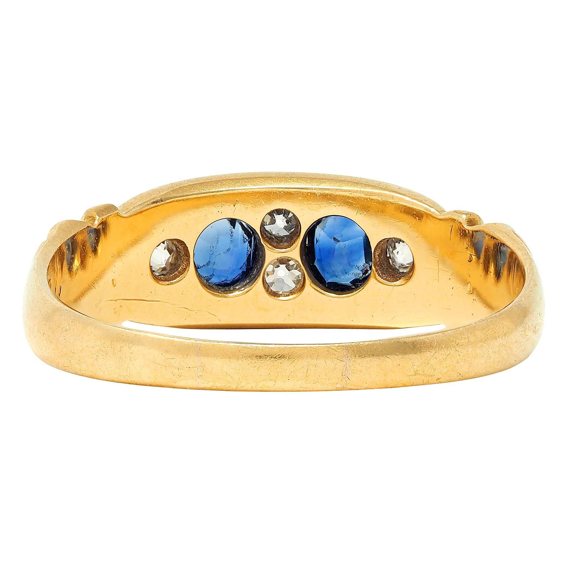 Taille coussin Bague marquise ancienne Art déco 1919 en or jaune 18 carats avec saphirs et diamants en vente
