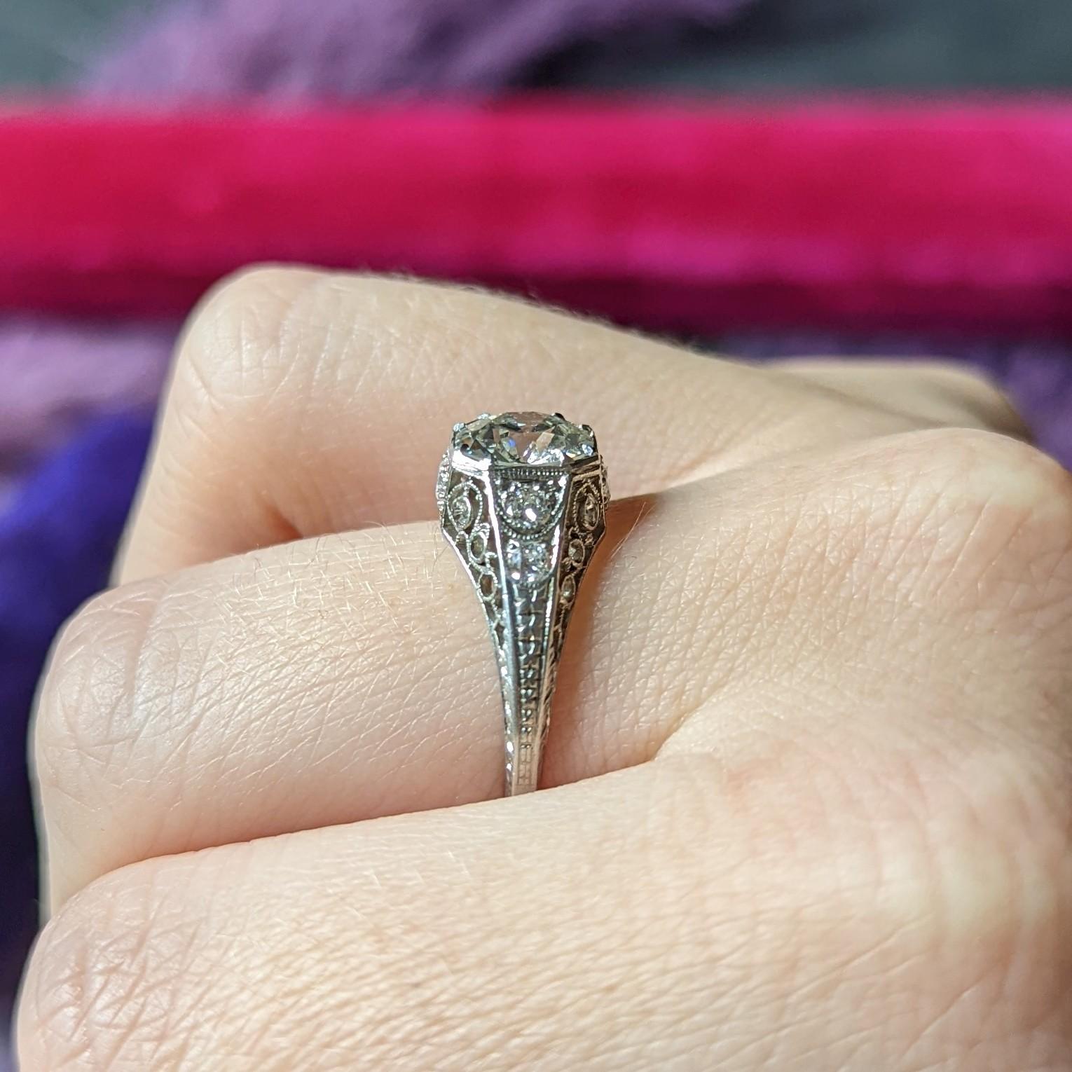 Early Art Deco 1.92 Carats Diamond Platinum Scrolled Filigree Engagement Ring For Sale 4