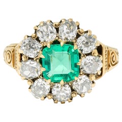 Early Art Deco 2.60 Carats Emerald Diamond 18 Karat Gold Cluster Ring
