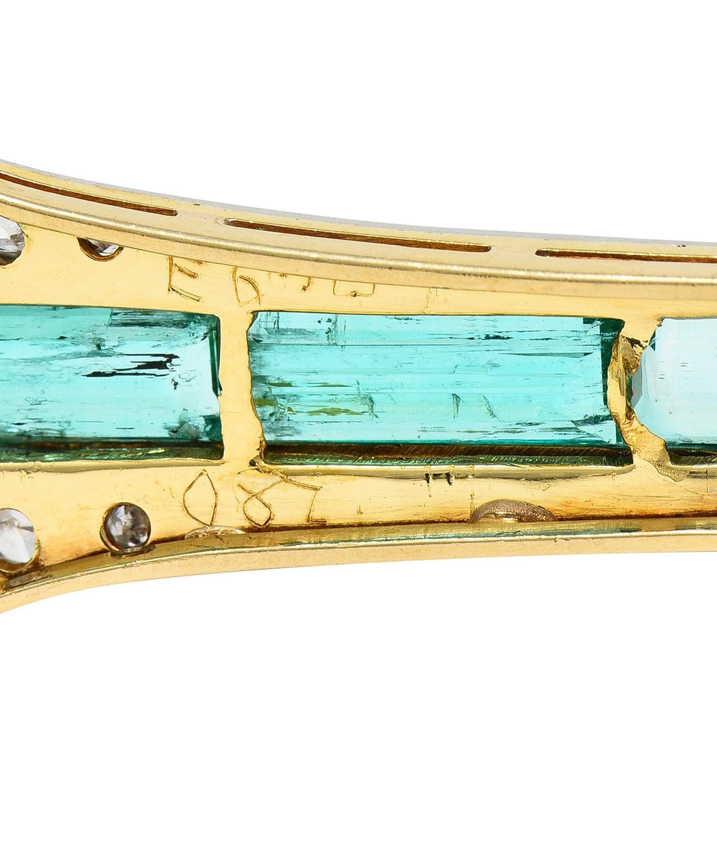 Early Art Deco 9.81 CTW Emerald Diamond Platinum 14 Karat Gold Cross Pendant For Sale 1