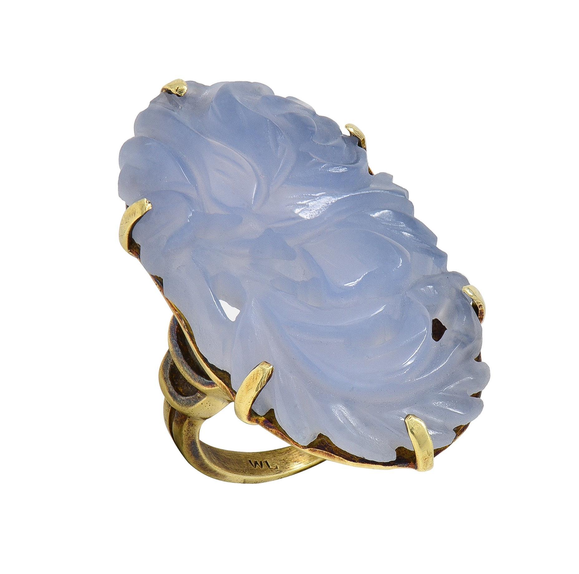 Anello floreale antico Art Deco con calcedonio blu in oro giallo 14 carati in vendita 1