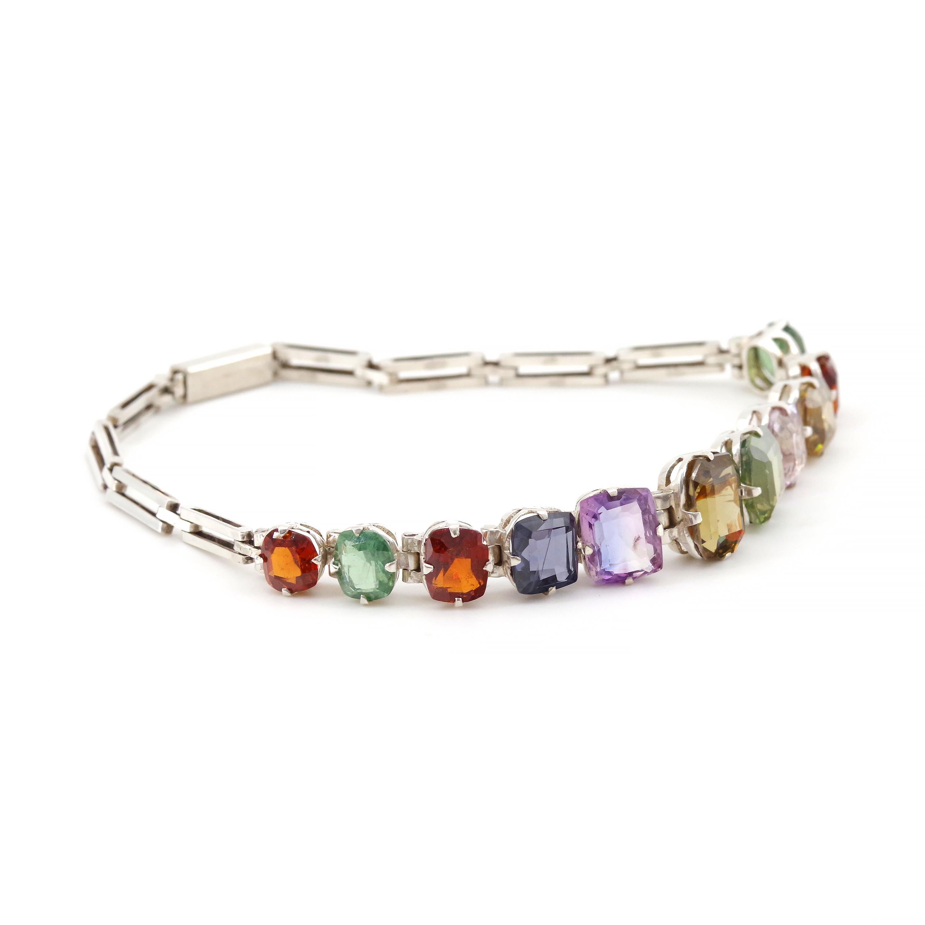 1920's Bracelet With 17 Carats of Rare Untreated Gems a/k/a Specimen Bracelet In Good Condition In Southbury, CT
