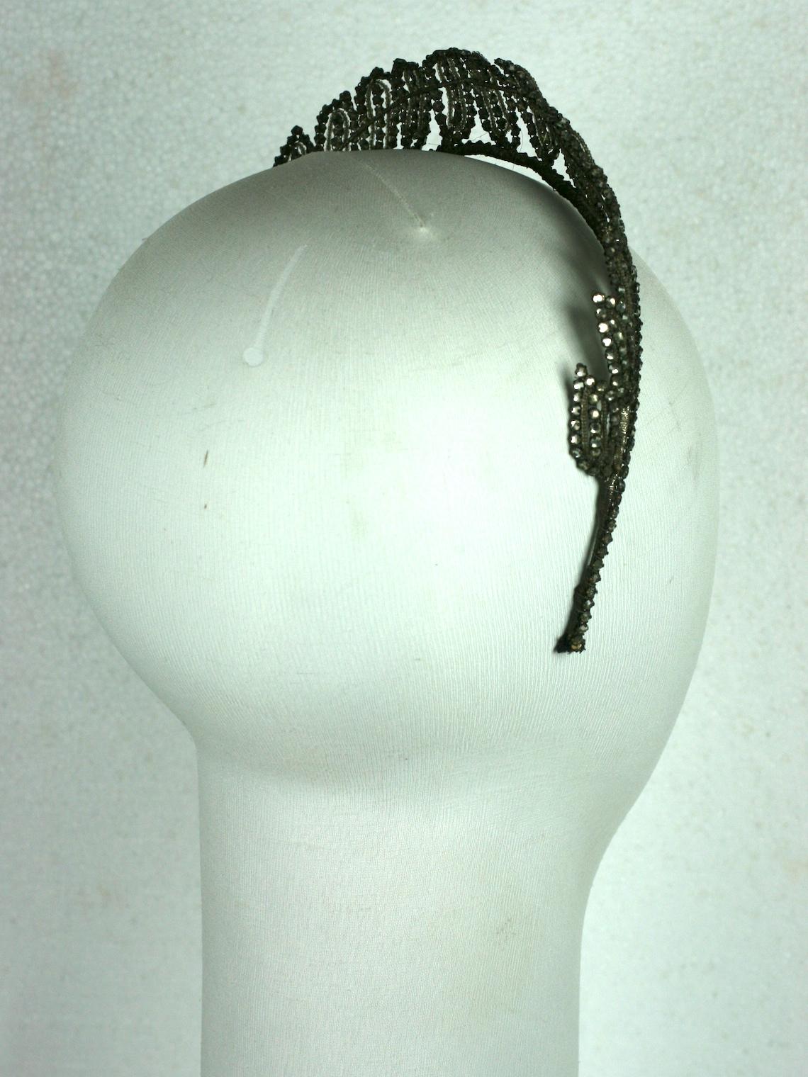 Frühes französisches Kristall-Tiara im Art-déco-Stil  im Zustand „Hervorragend“ im Angebot in New York, NY