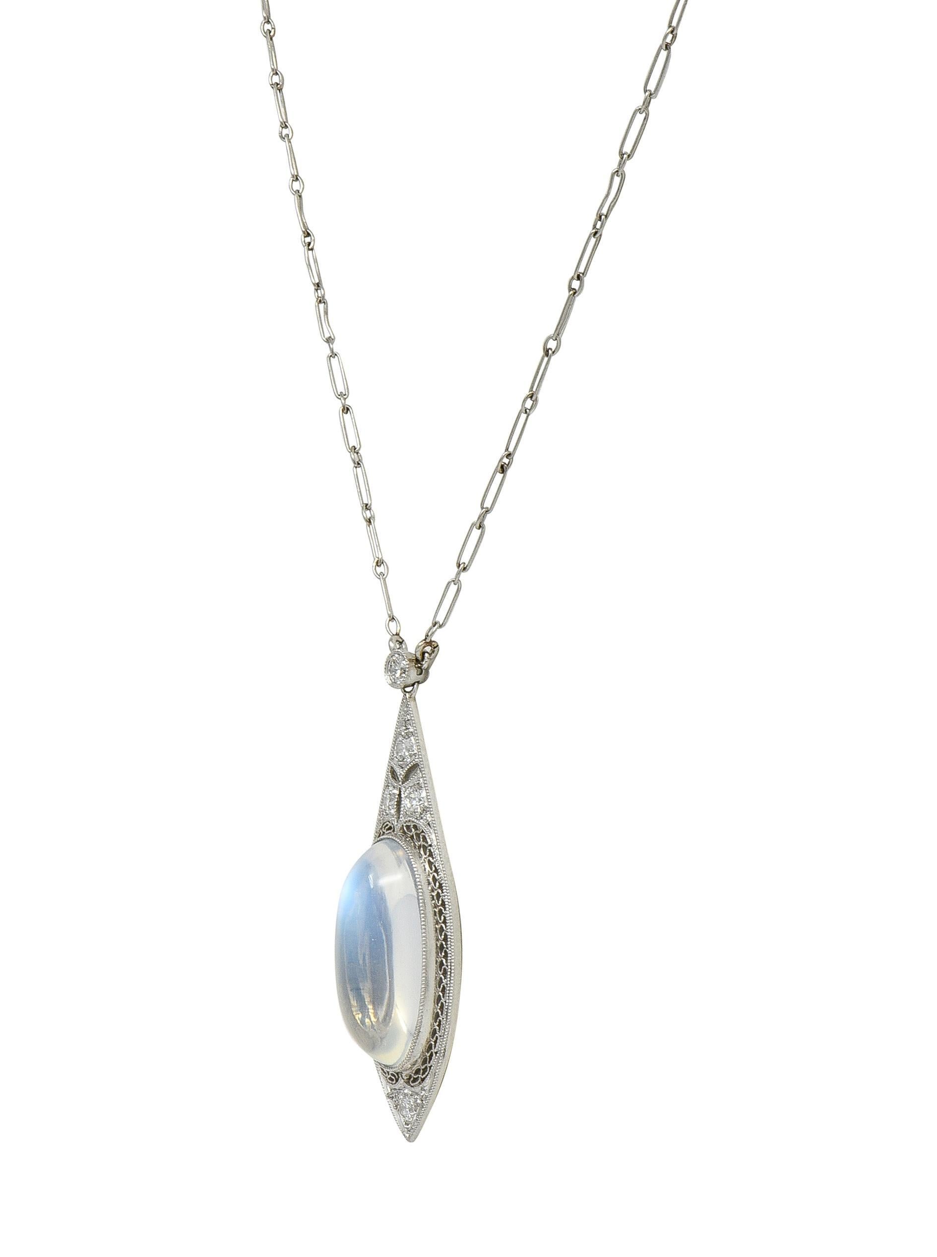 Collana a goccia in filigrana antica con pietra di luna e diamante in platino, di epoca precoce. In condizioni ottime in vendita a Philadelphia, PA