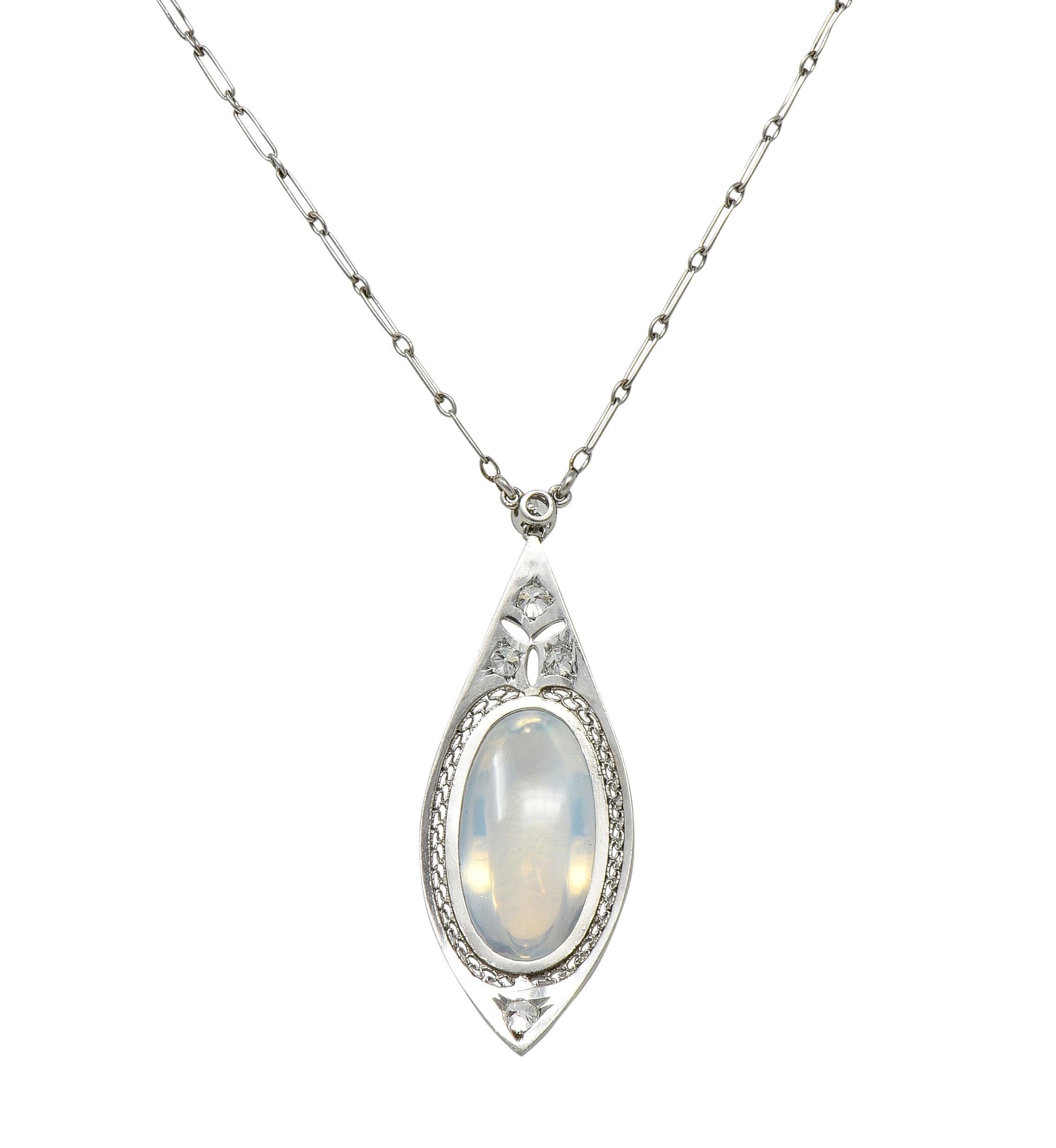 da uomo o donna Collana a goccia in filigrana antica con pietra di luna e diamante in platino, di epoca precoce. in vendita