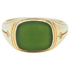 Early Art Deco Nephrite Jade 14 Karat Yellow Gold Antique Signet Ring