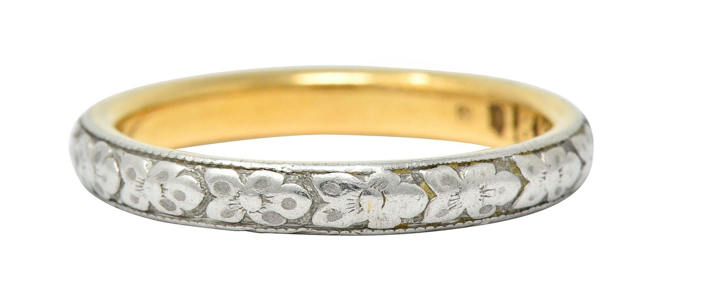 Women's or Men's Early Art Deco Platinum-Topped 18 Karat Two-Tone Gold Floral Band Ring