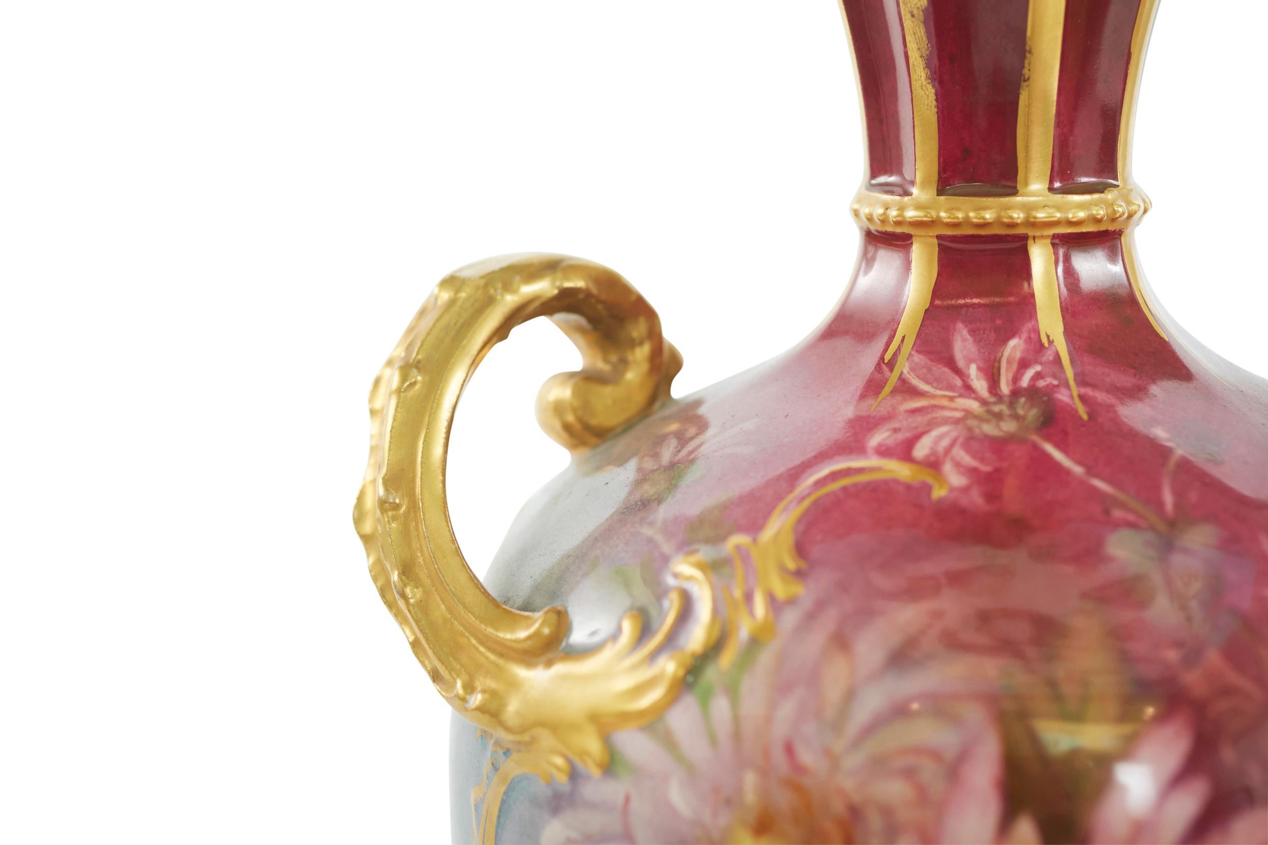 XIX secolo Vaso a coppia in porcellana dorata Art Nouveau in vendita