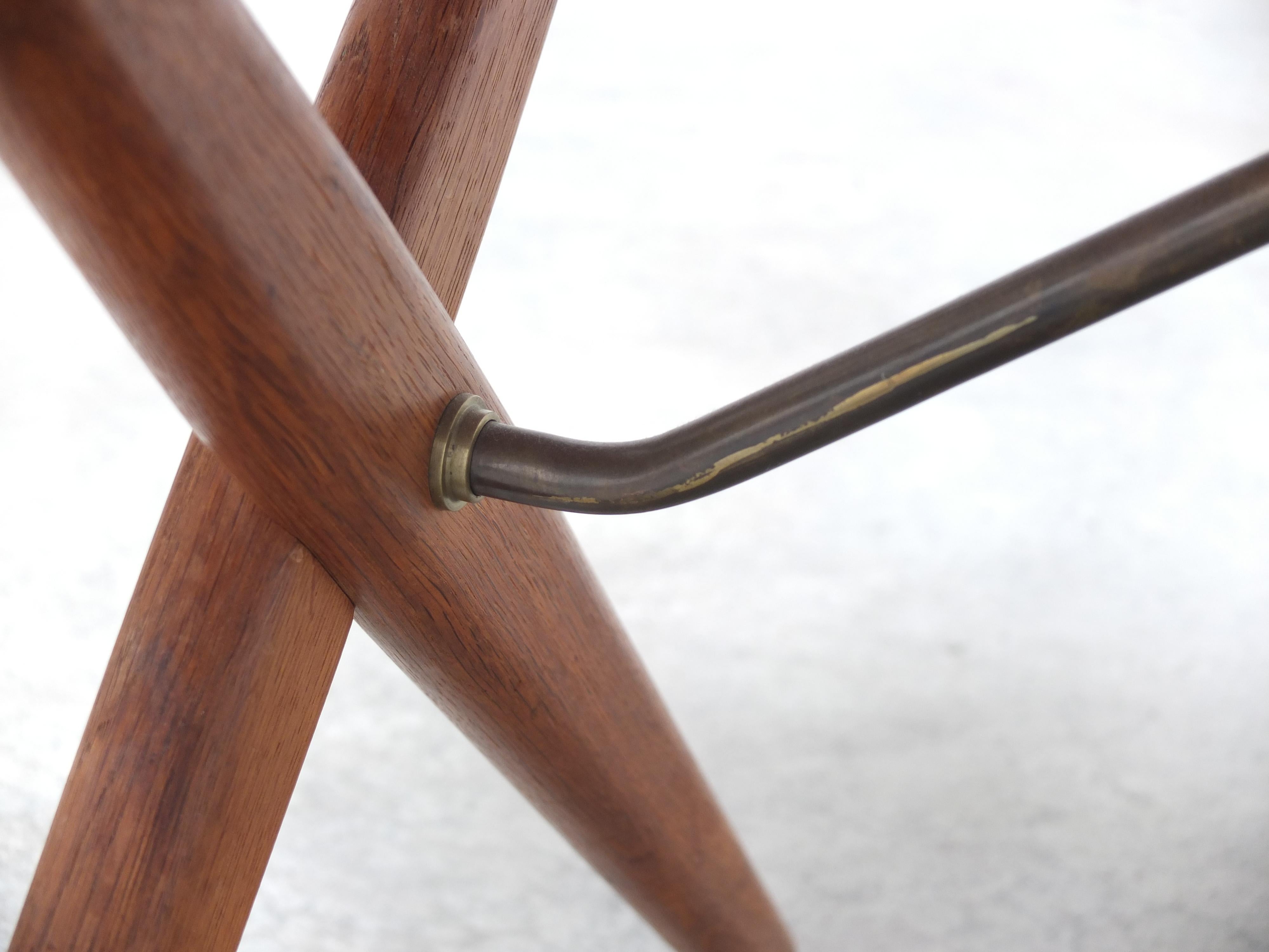 Early 'AT 303' Cross-Leg Table by Hans J. Wegner for Andreas Tuck, 1955 For Sale 1