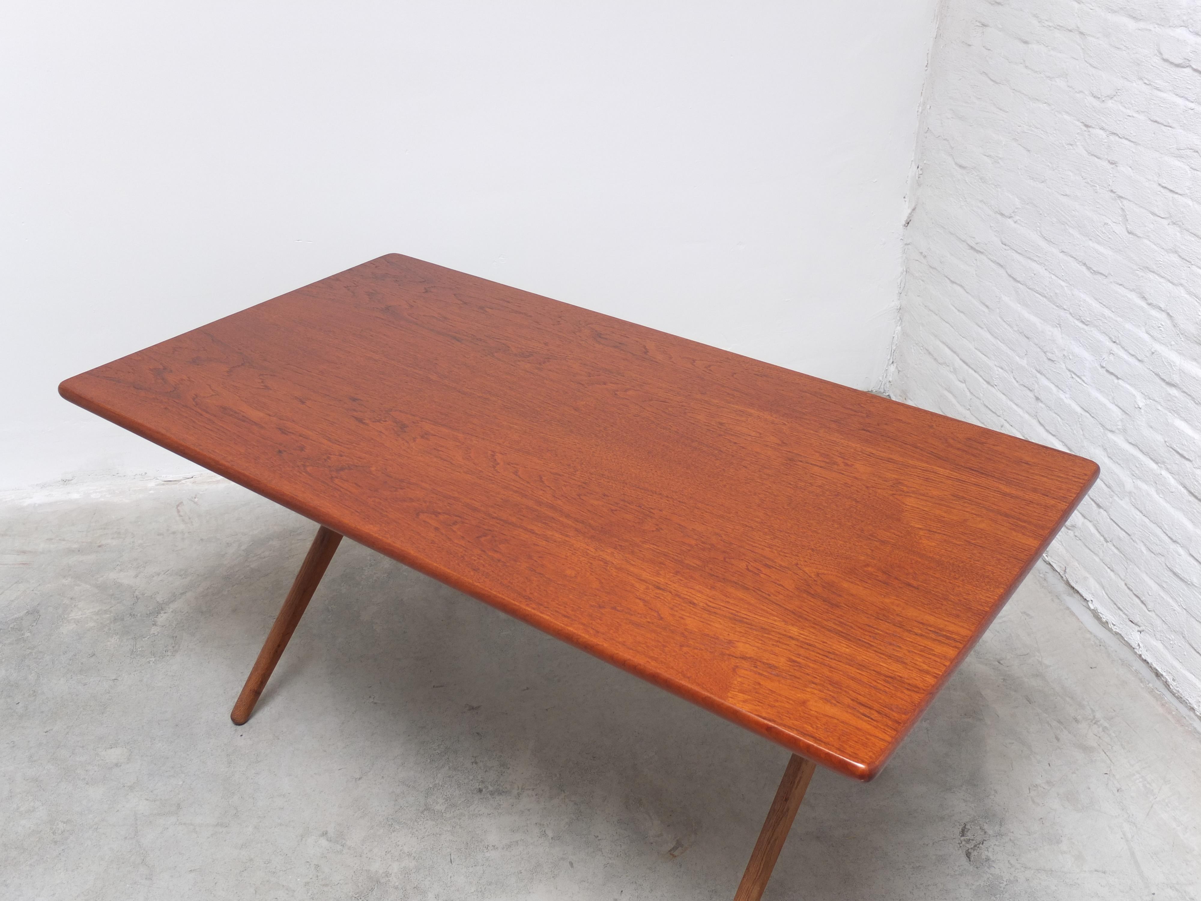 Early 'AT 303' Cross-Leg Table by Hans J. Wegner for Andreas Tuck, 1955 For Sale 3