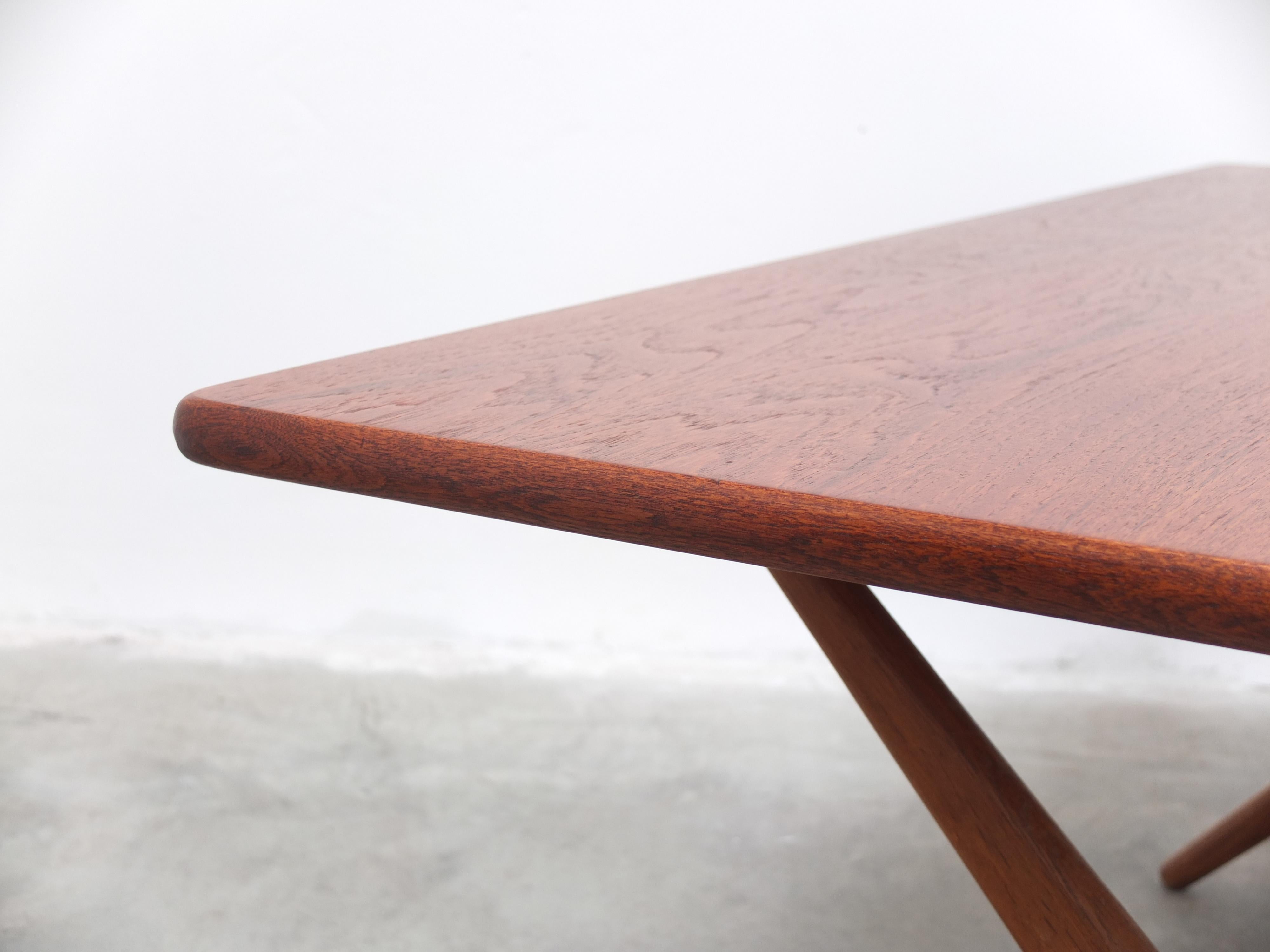 Early 'AT 303' Cross-Leg Table by Hans J. Wegner for Andreas Tuck, 1955 For Sale 6