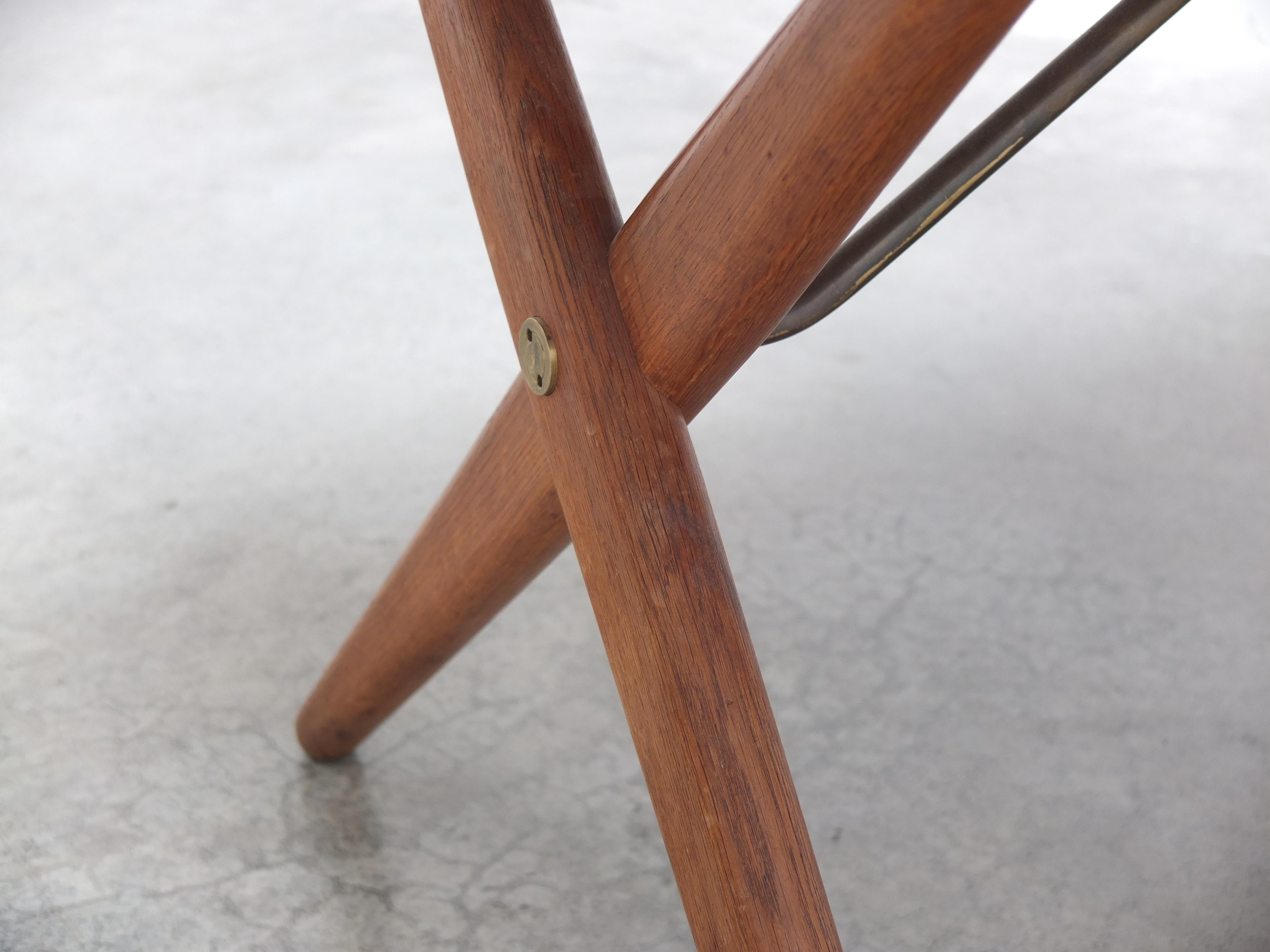 Early 'AT 303' Cross-Leg Table by Hans J. Wegner for Andreas Tuck, 1955 For Sale 9