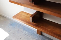 Bibliothèque 'B17' en orme massif par Pierre Chapo, France, années 1960