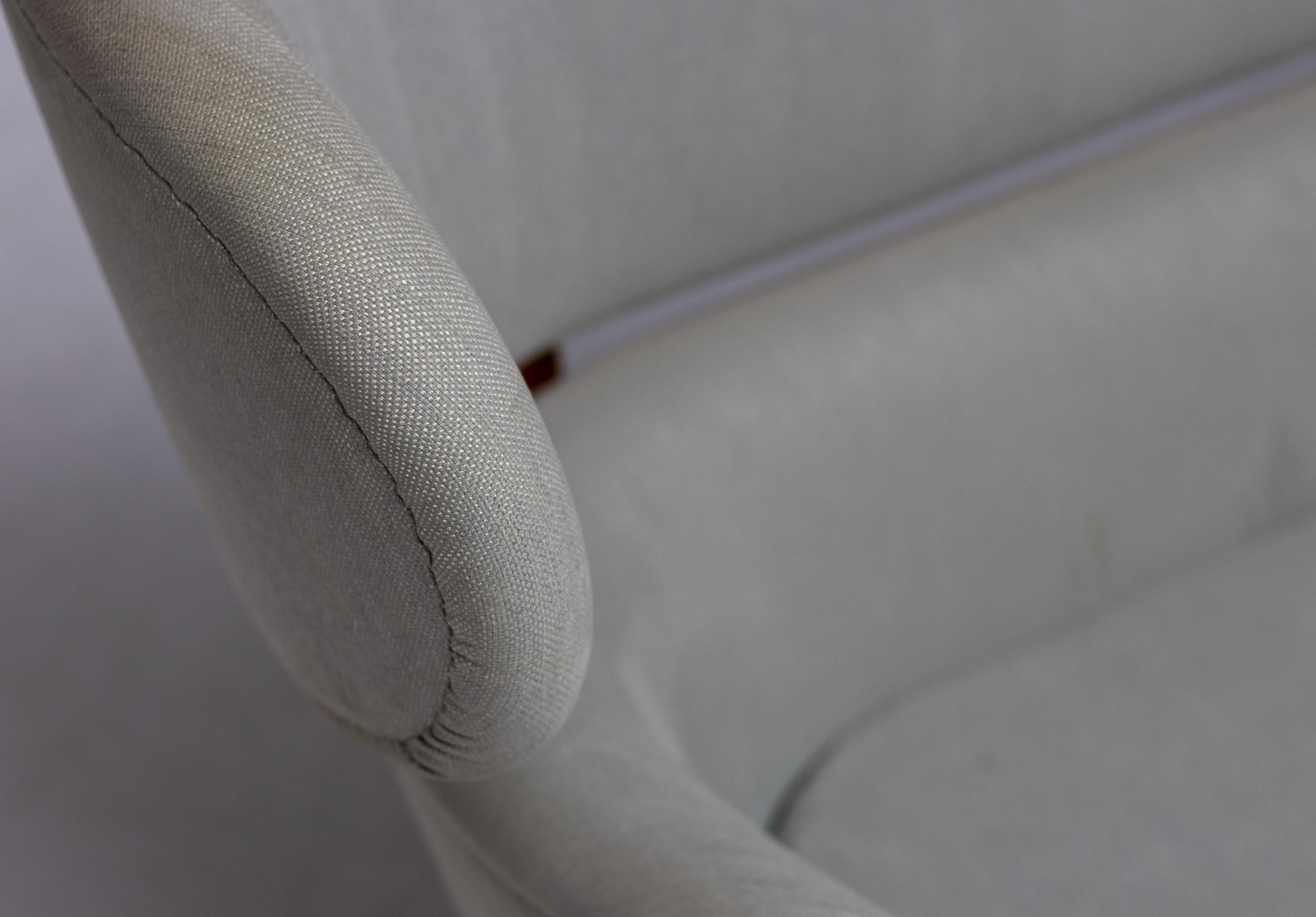 Early Baker Sofa by One Collection, Denmark — Teak Frame & Original Fabric For Sale 8