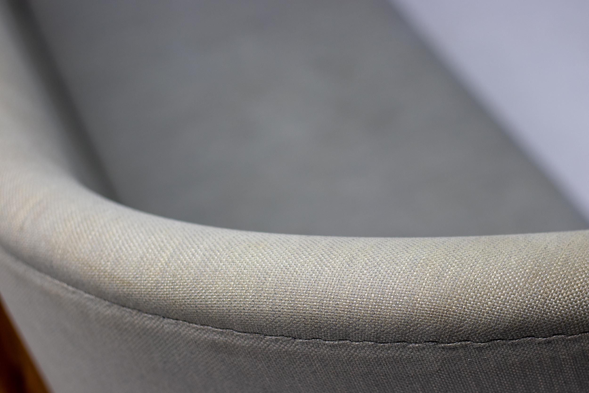 Early Baker Sofa by One Collection, Denmark — Teak Frame & Original Fabric In Good Condition For Sale In Dronten, NL