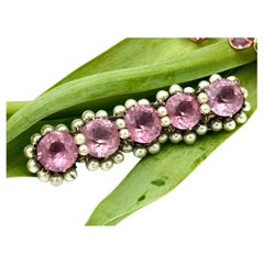 Frühe Stabfibel, zugeschrieben Ch. Dior, rosa Strassperlenimitat 1950er Jahre