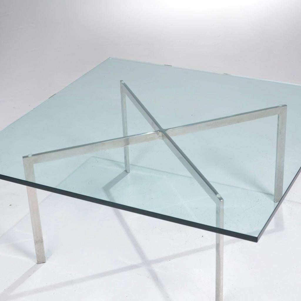 Barcelona coffee table designed by Ludwig Mies van der Rohe and Lily Reich designed in 1930 for the Mies-designed Villa Tugendhat in Brno, Czech Republic. This table is of the first years of Knoll production, c1948-1952. Stainless steel 