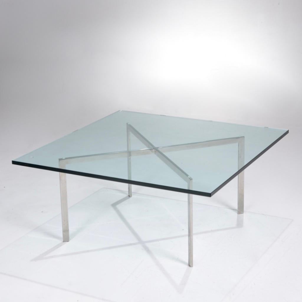 Acier inoxydable Table basse Barcelona par Mies Van Der Rohe et Lily Reich pour Knoll vers 1949 en vente