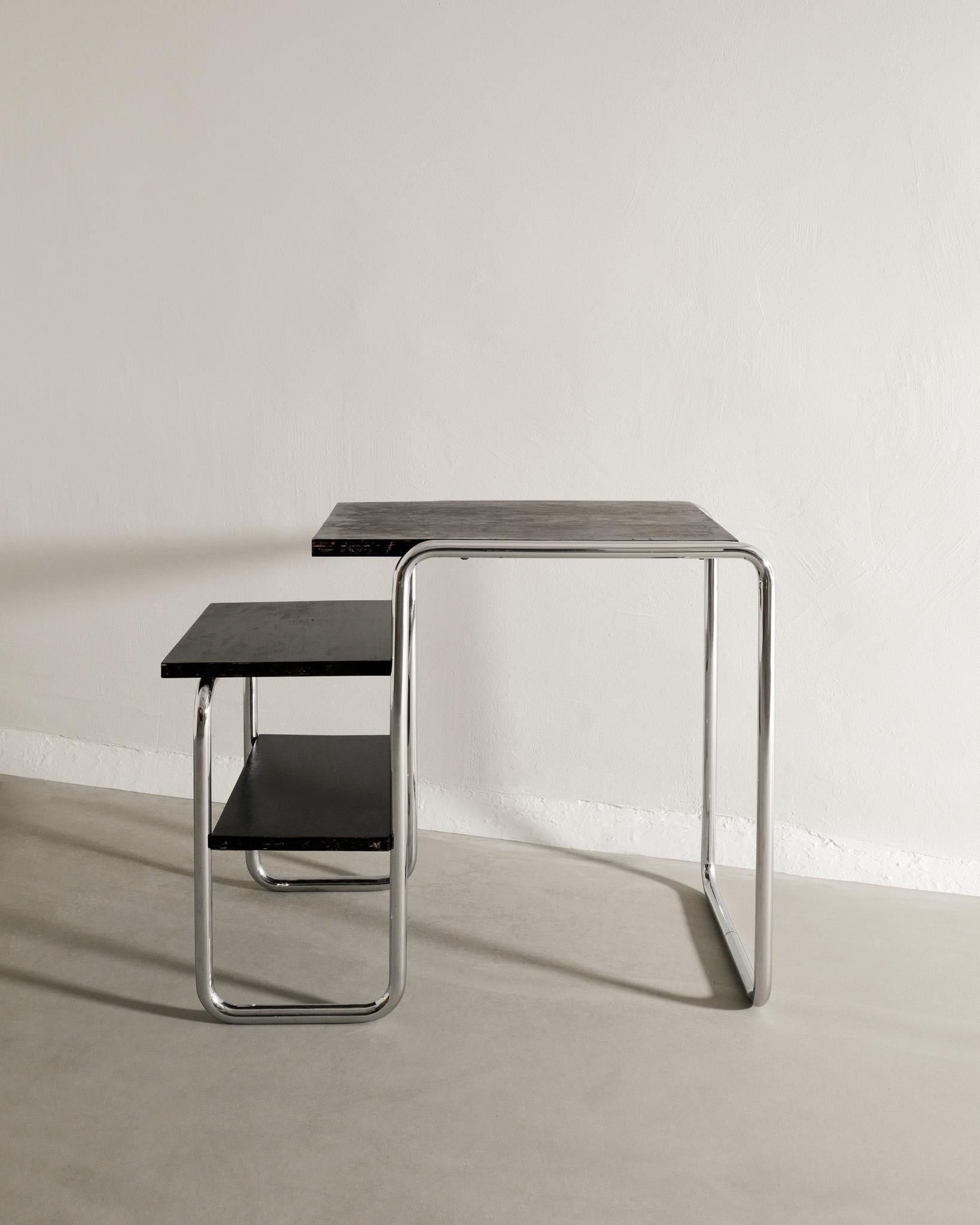 Très rare et précoce bureau / table d'appoint Bauhaus 